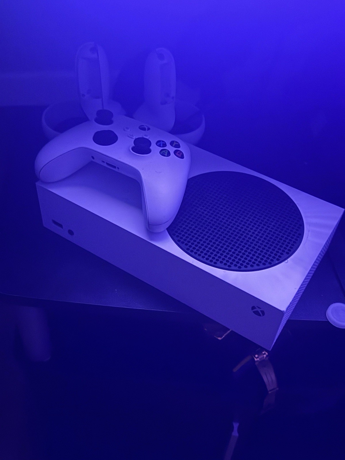 Microsoft Xbox Series S Console 802GB White Black with Controller