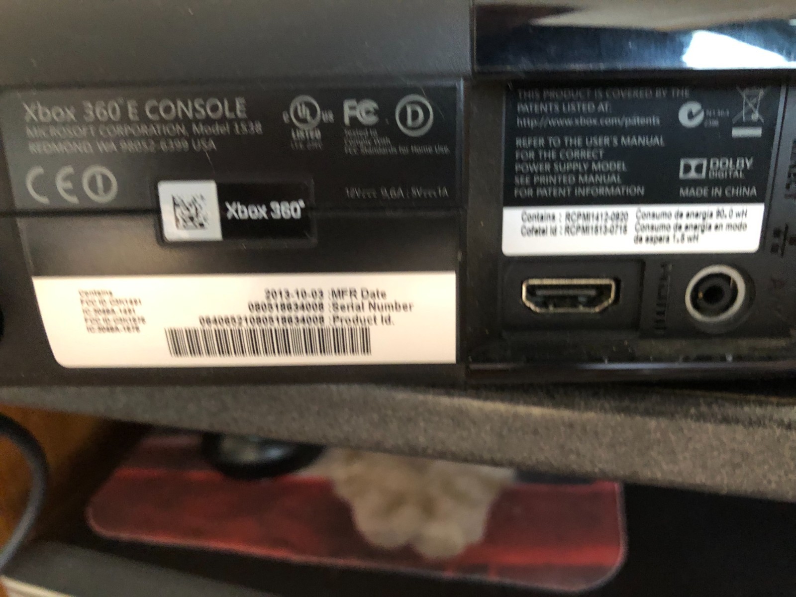 Xbox 360 E Model 1538, 250 GB Console, power supply 1 Controller, 6 games Cables