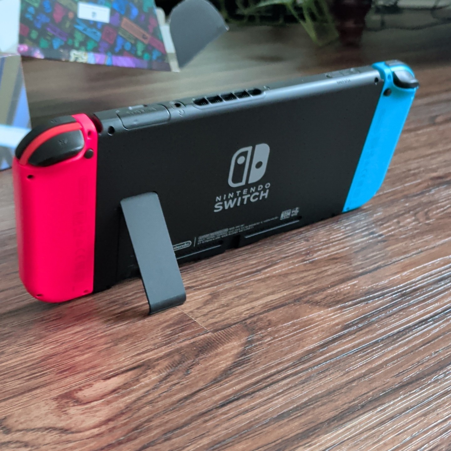 Nintendo Switch System 32GB HAC-001 w/ Deluxe Case & Ergonomic Joy-Cons See Desc