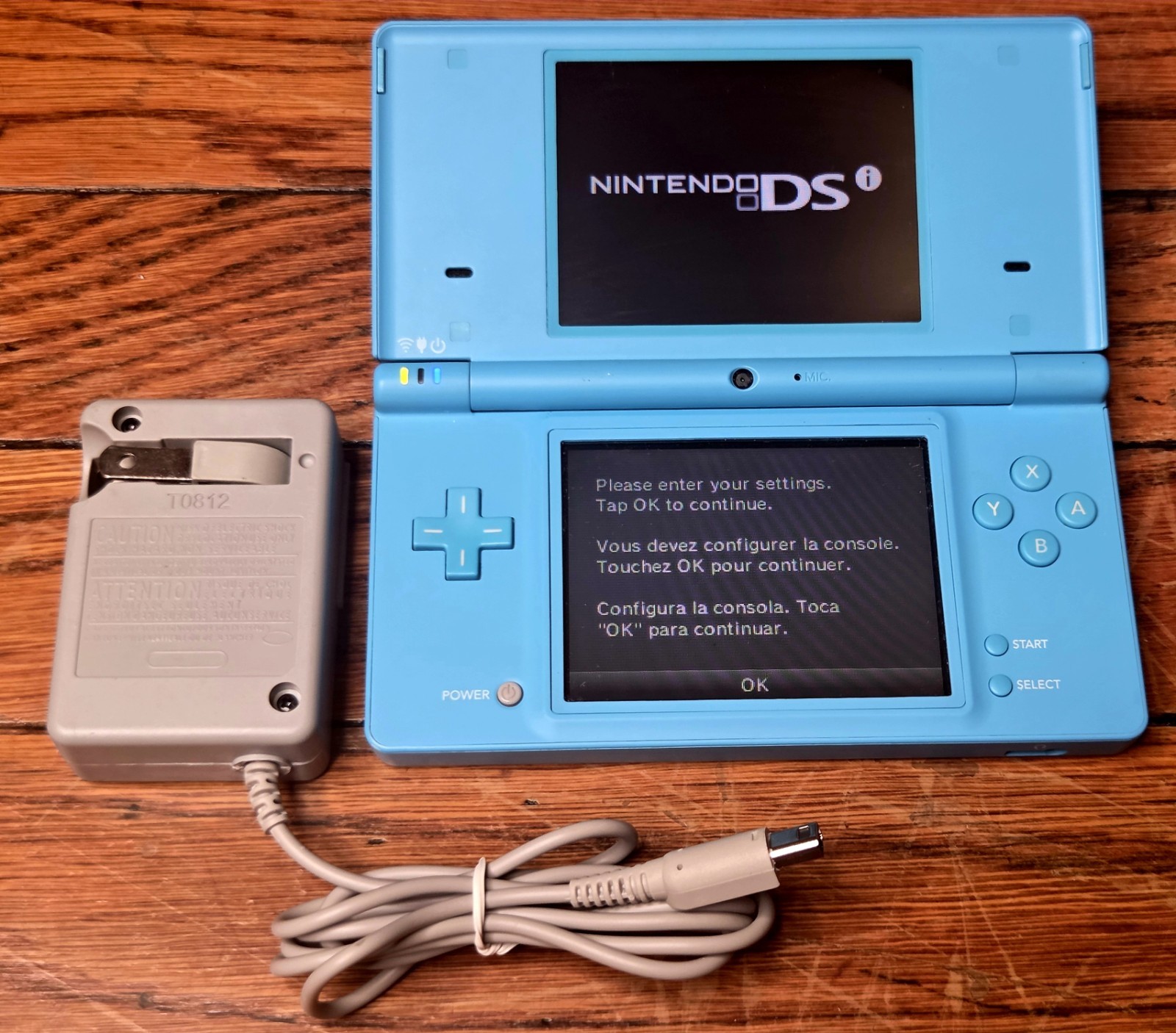 Nintendo DSi Blue Handheld Game Console TWL-001 USA Stylus + Charger Tested