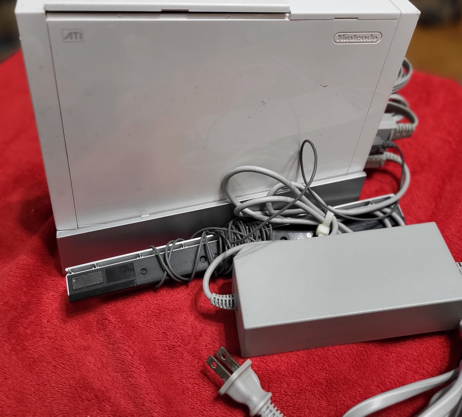 NINTENDO WII CONSOLE W/Antenna & Extra Controllers Tested Works