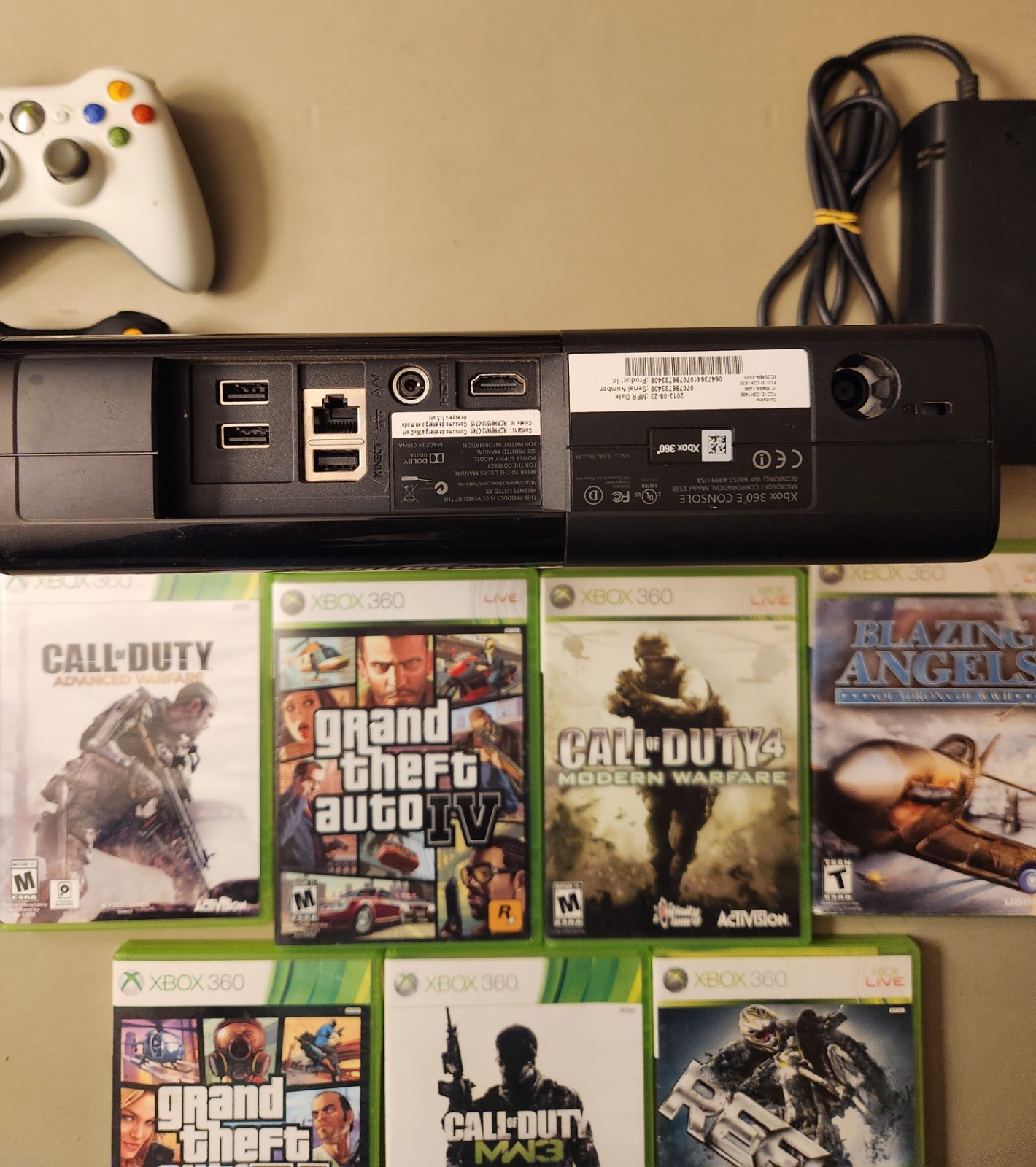 Xbox 360 Black Console Bundle with controllers & games. Very low use. GREAT DEAL