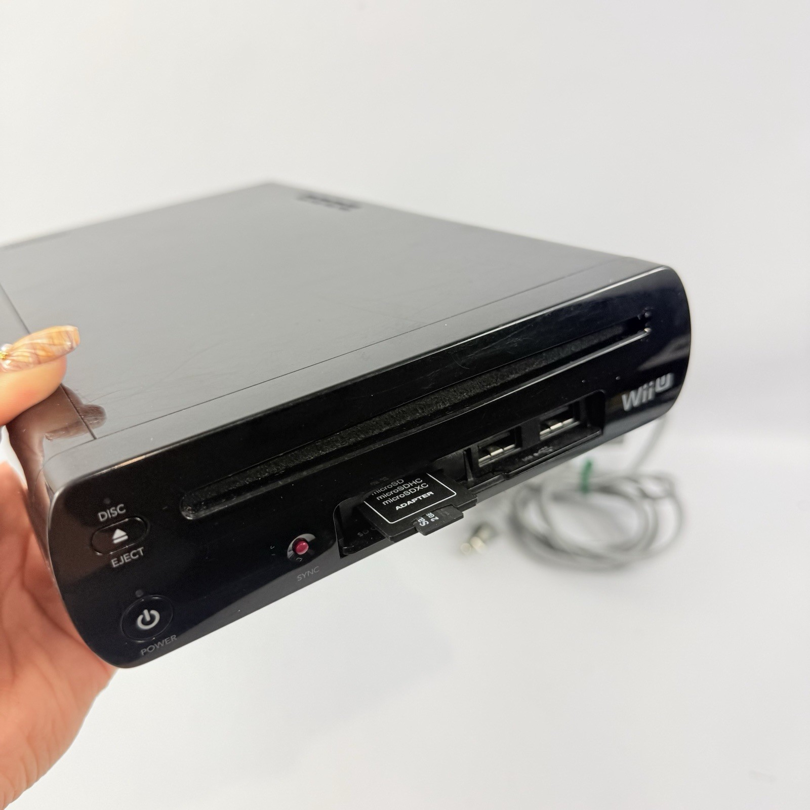 Nintendo Wii U 32GB Deluxe Console Only w AC Cord Super Mario & 2GB WUP-101(02)
