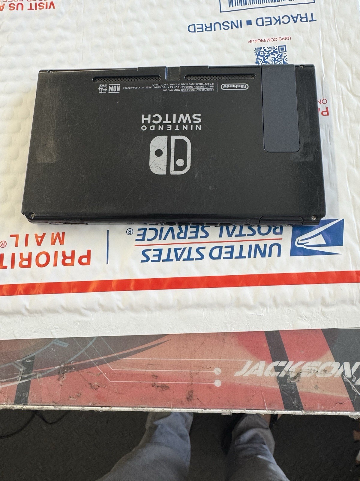 Nintendo Switch HAC-001 32GB Console Only Black For Parts Joy-Con Not Connecting