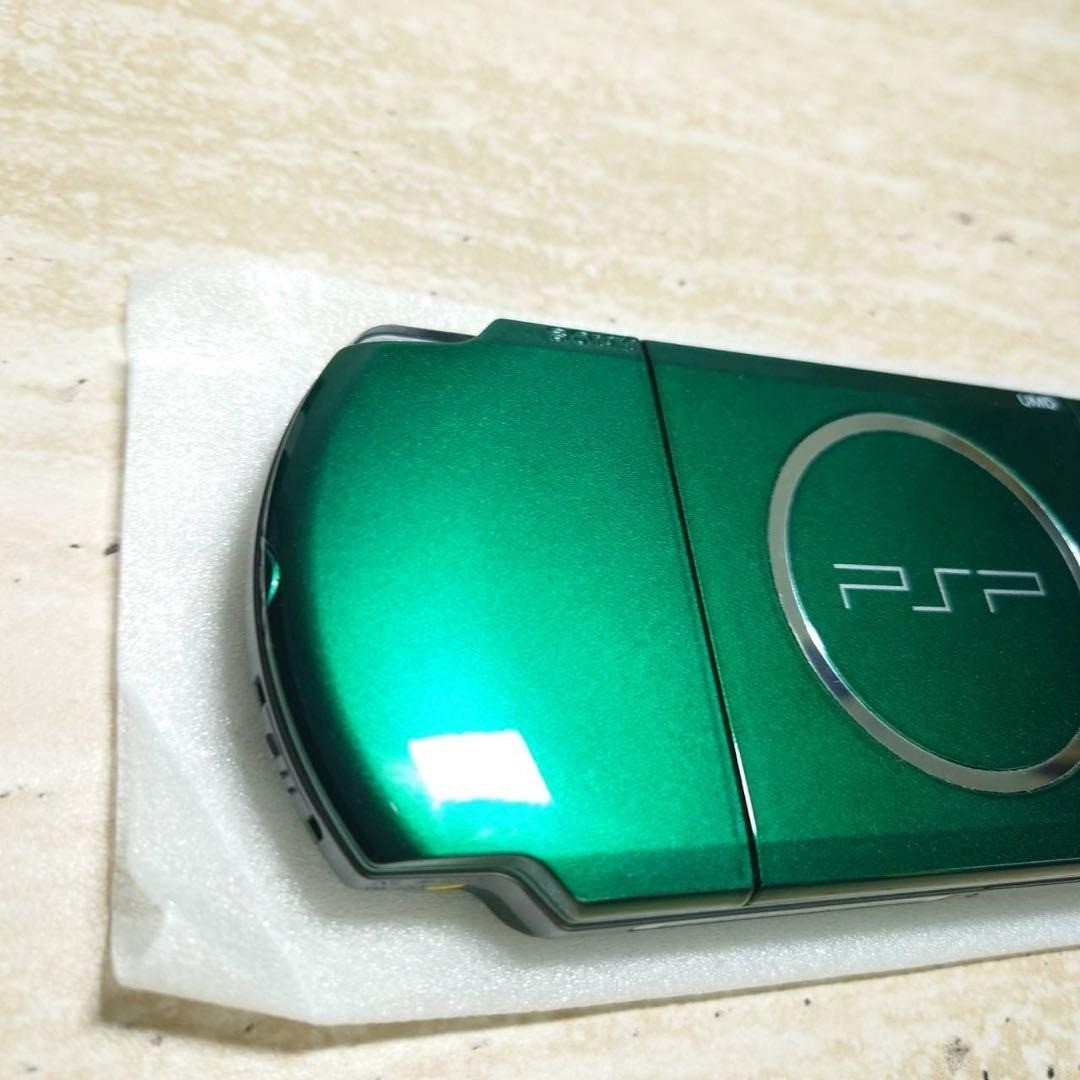 Sony PSP 3000 Spirited Green Complete in Box Near Mint Limited Edition 7075