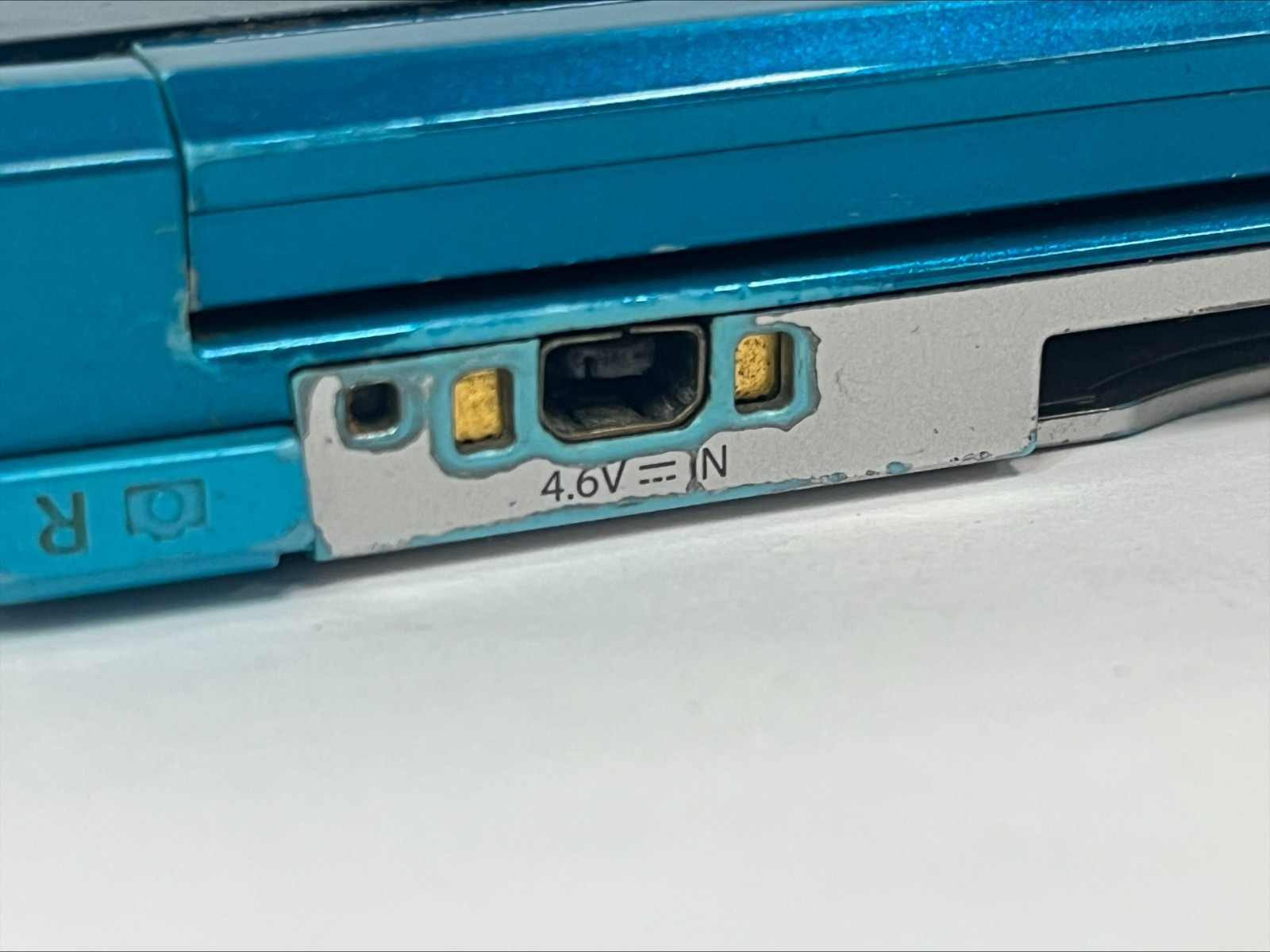FOR PARTS! Nintendo 3DS – Aqua Blue – Charging Port Broken – UNTESTED! (B387)
