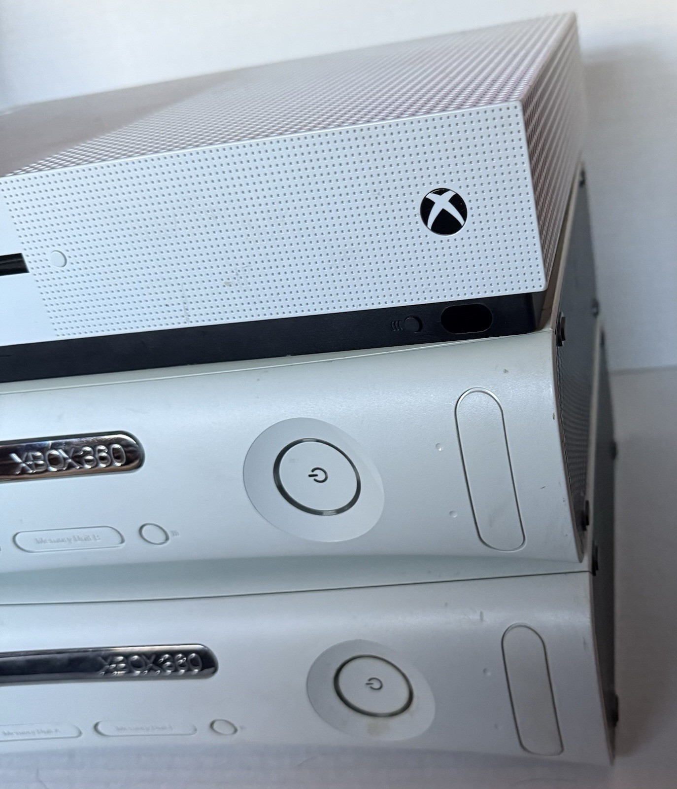 Xbox One X White FPOR & 2 Xbox 360s w/ RROD