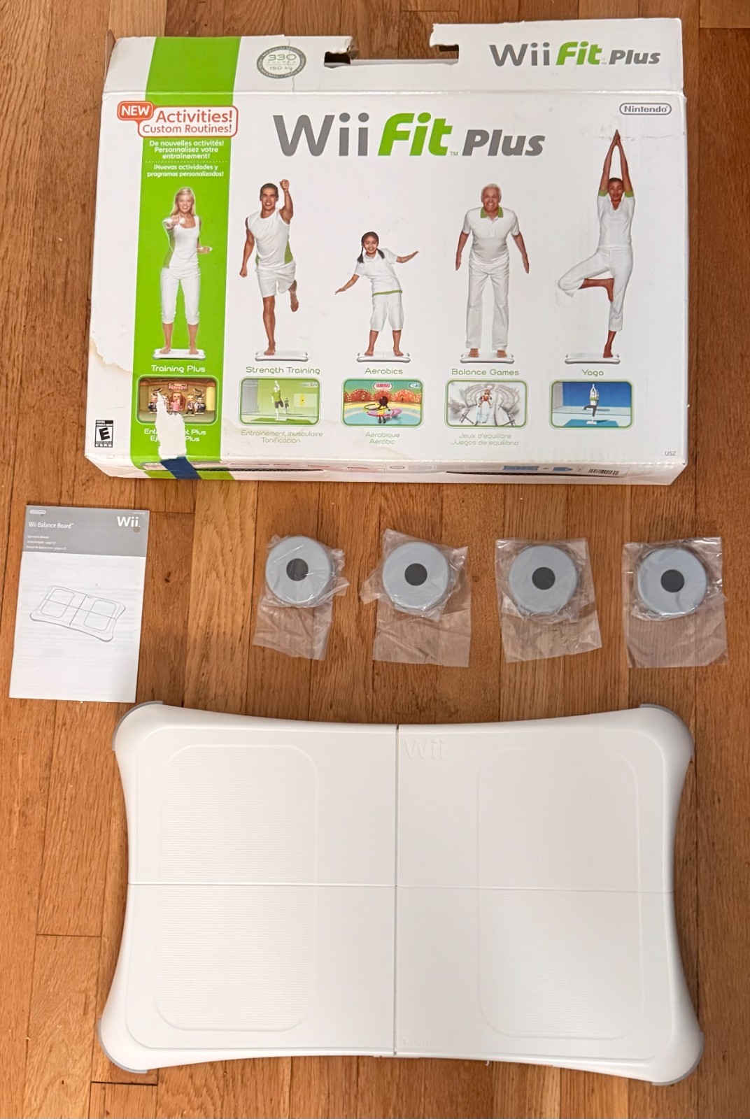 Nintendo White Wii in box with 9 classic Games