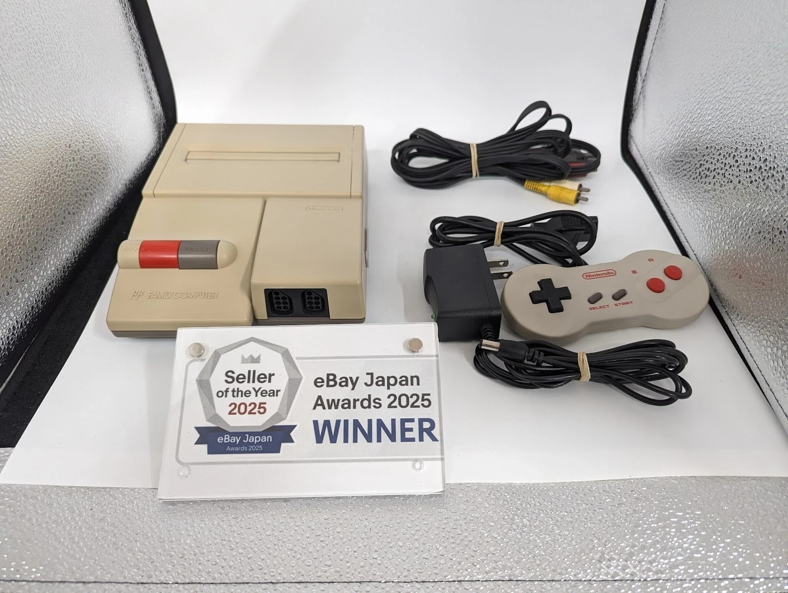 Z617 Nintendo New Famicom Console HVC-101 AV NES2 JAPAN USED