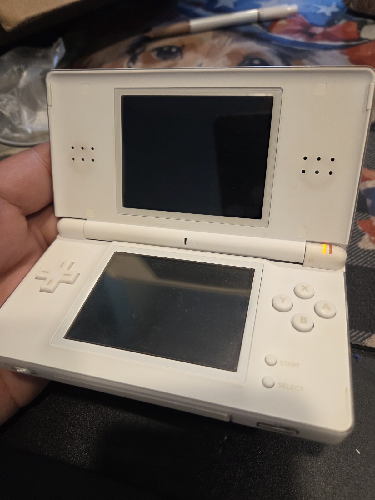 Nintendo DS Lite USG-001 JPN White Handheld Console Stylus Only Bad Hinge