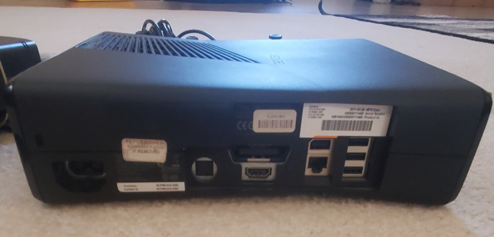 Microsoft Xbox 360 S 4GB Console – w/ Controllers (Tested/Working )