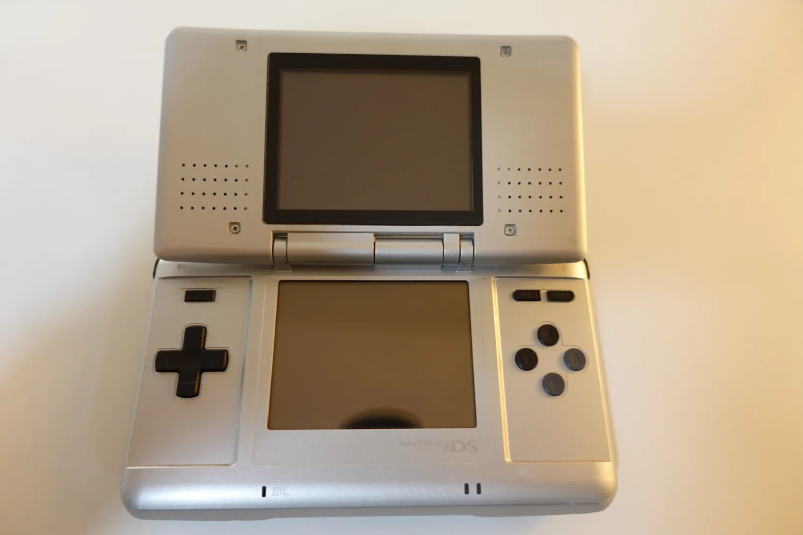 Nintendo DS Silver Handheld System – Good Condition! – TESTED AND WORKING (#4)