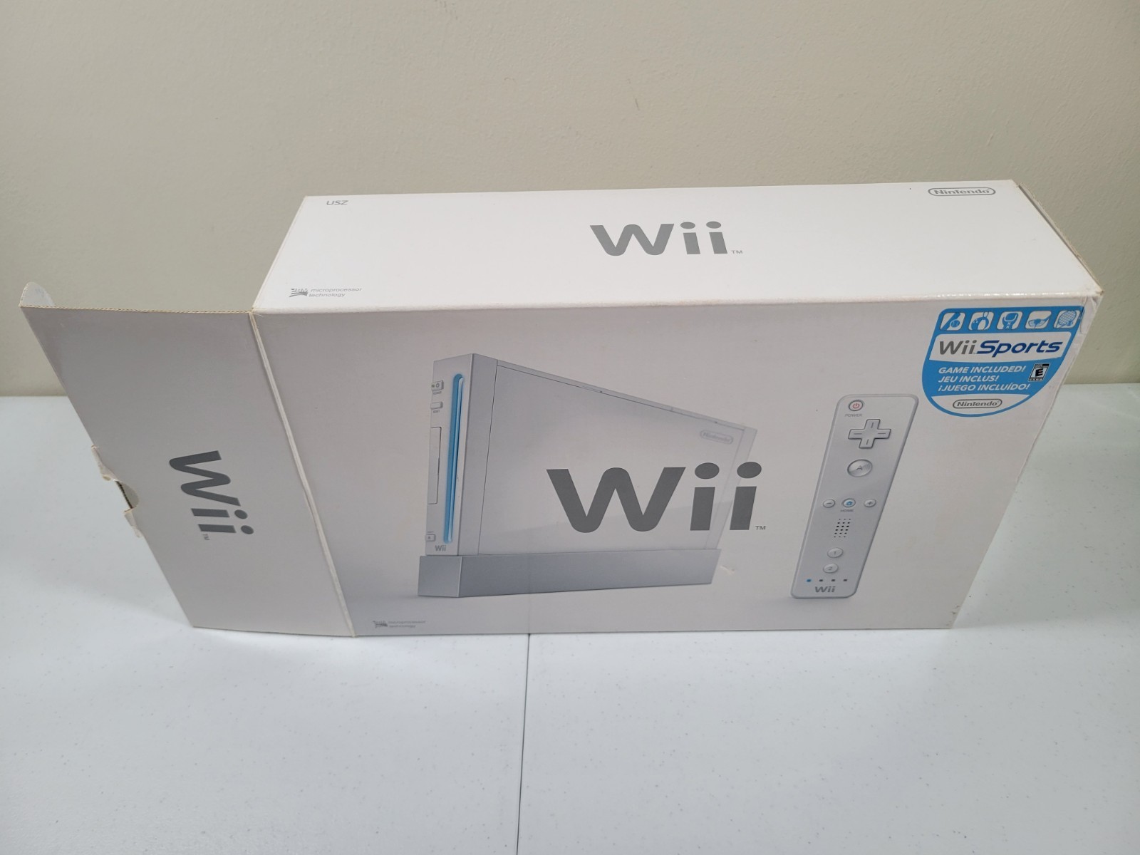 White Nintendo Wii Console RVL-001 – Complete In-box – Matching serial #’s