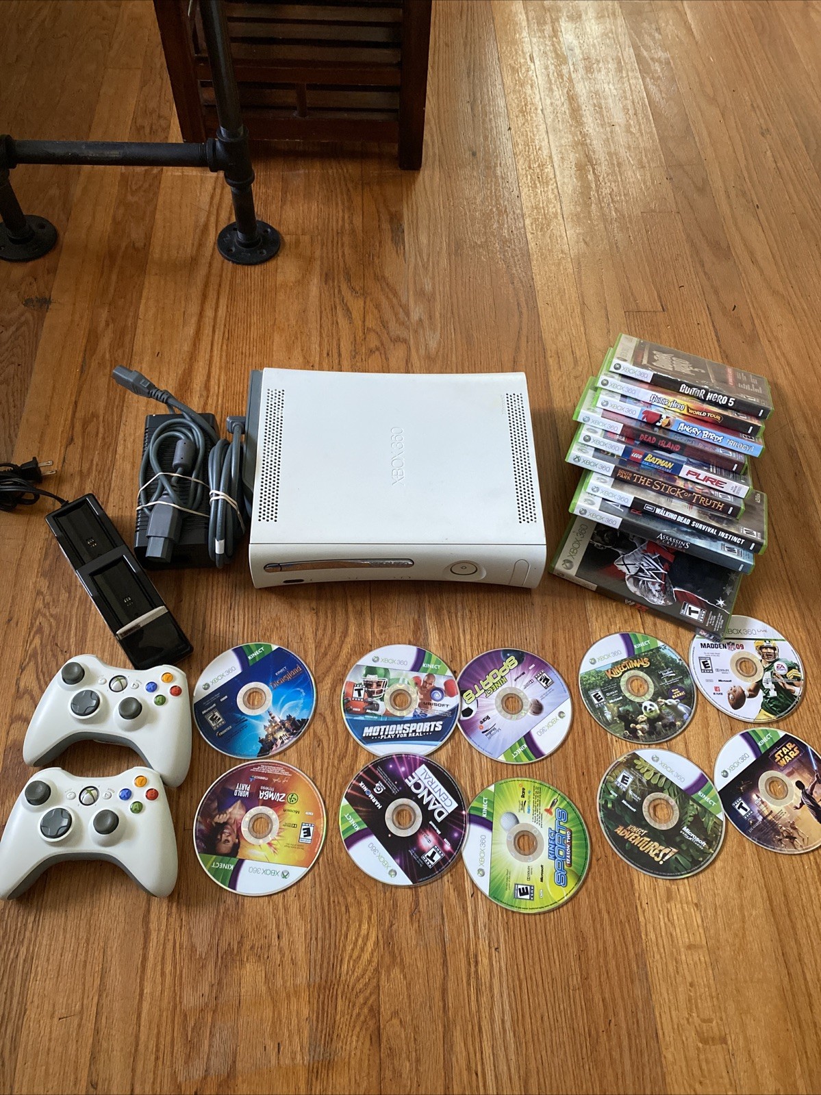 Read Description Xbox 360 White 250GB Console Bundle With 19 Games