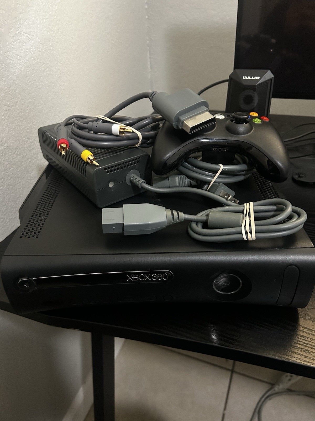 Microsoft Xbox 360 250GB Black Console w Controller, HDMI/AV Cables