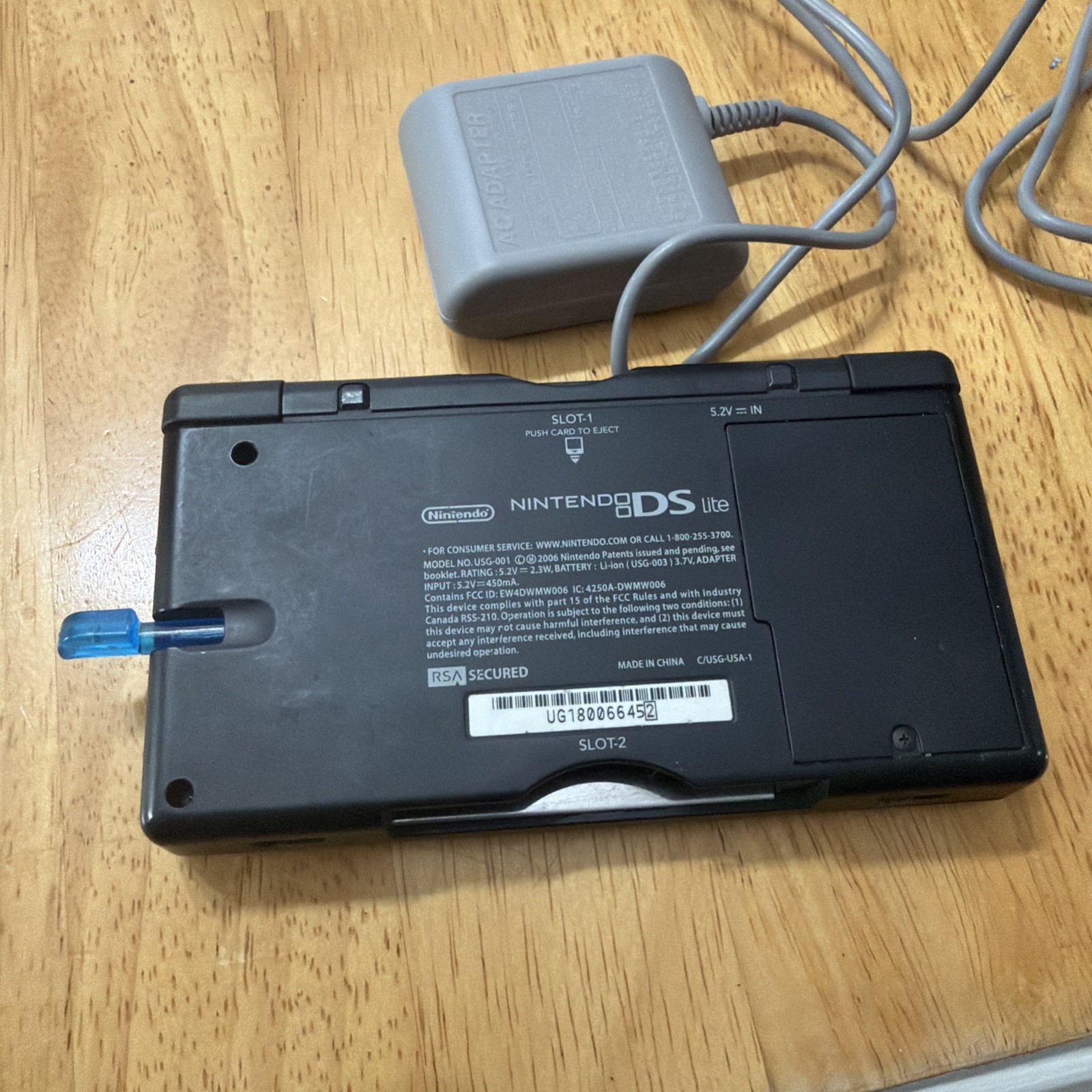 Nintendo DS Lite Cobalt Blue Black Handheld System With Charger & Stylus