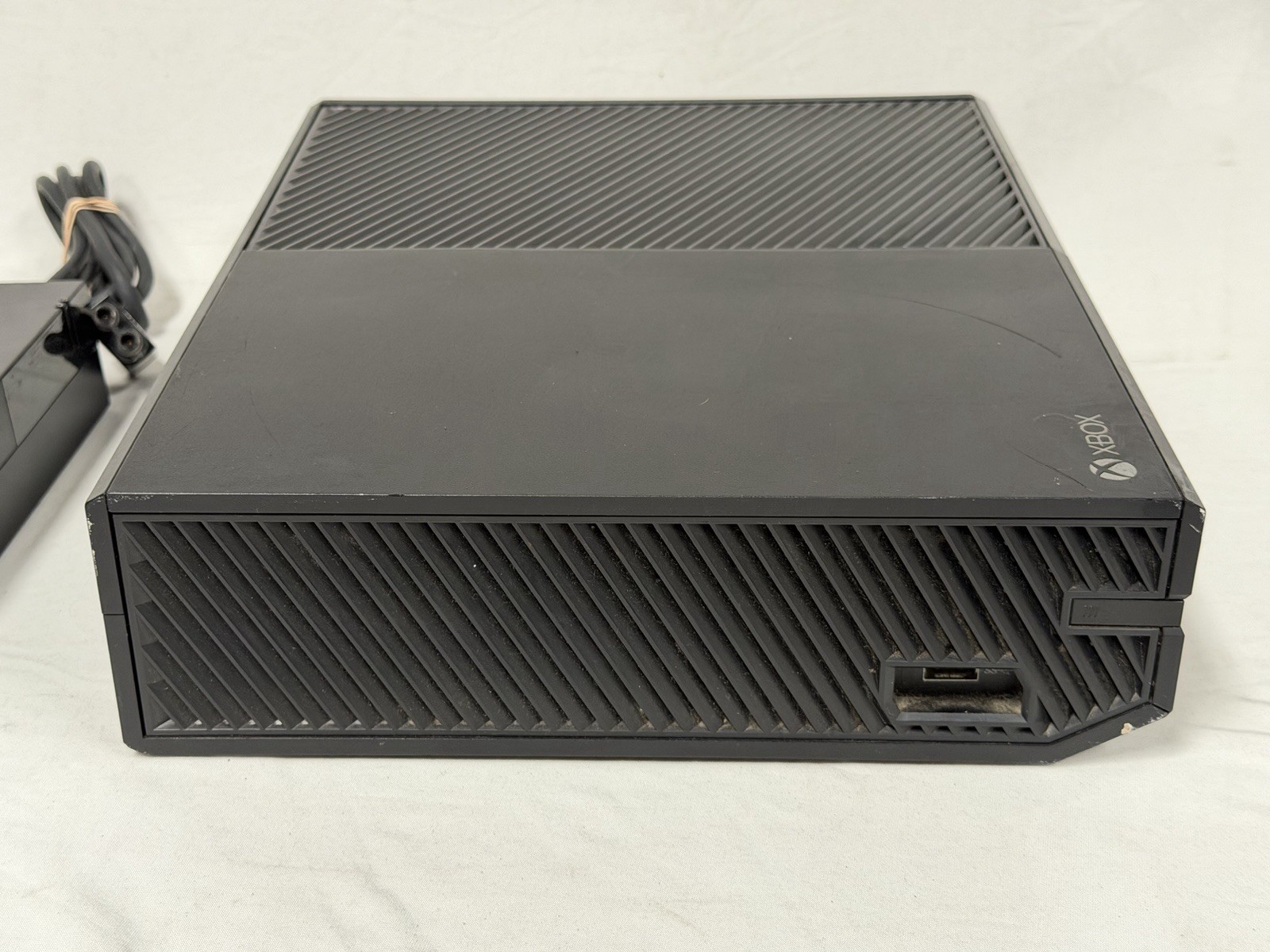 Microsoft Xbox One w/ Controller 1TB Black Console (Model 1540) Tested