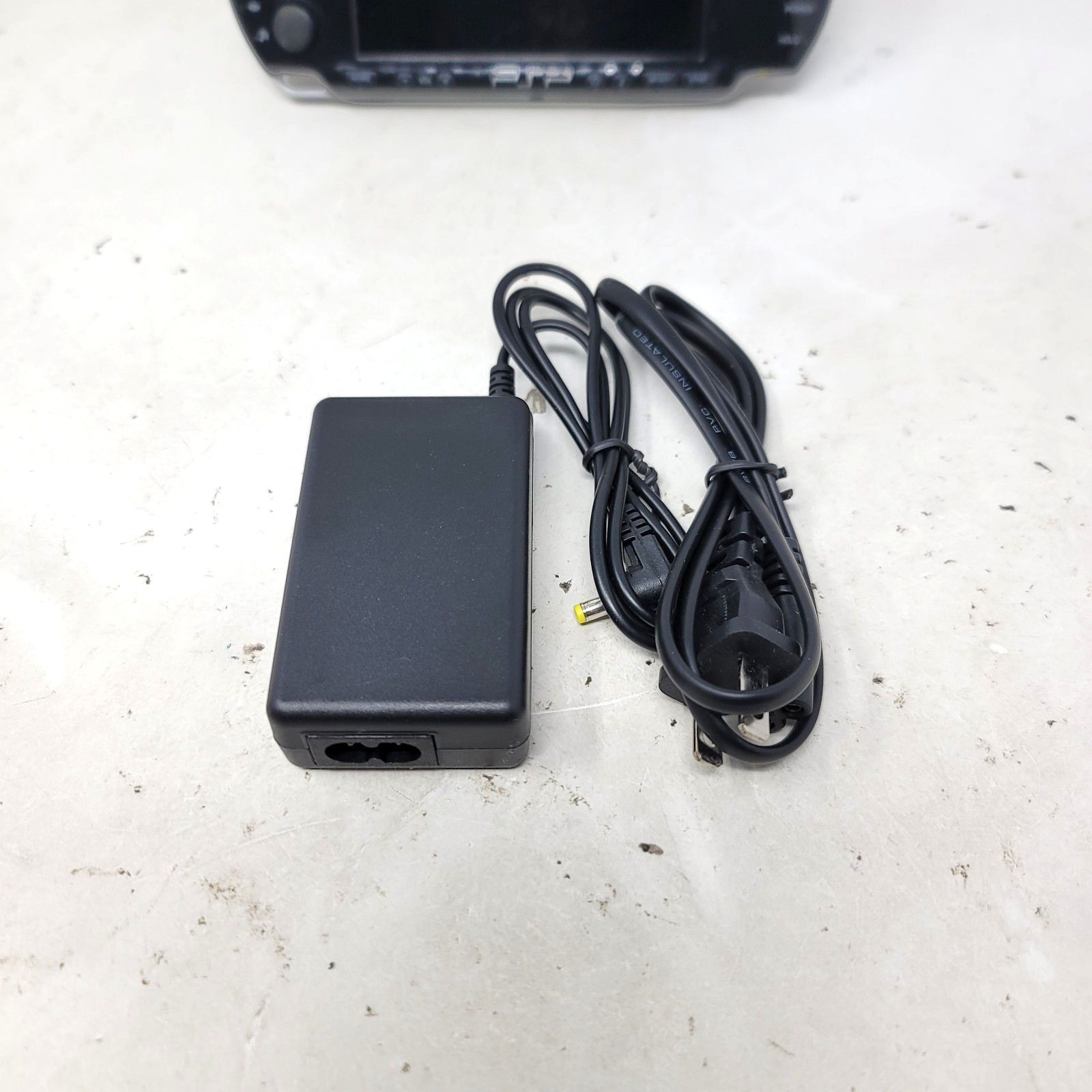 Sony PSP 2000 64MB Handheld Black W/ Charger & New Battery Tested Working