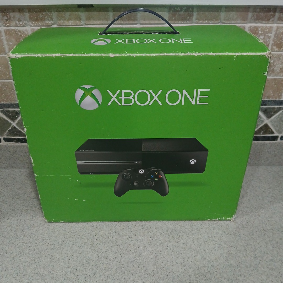 Microsoft Xbox One Console 1540 500GB SSHD W Original Box, Controller & Kinect