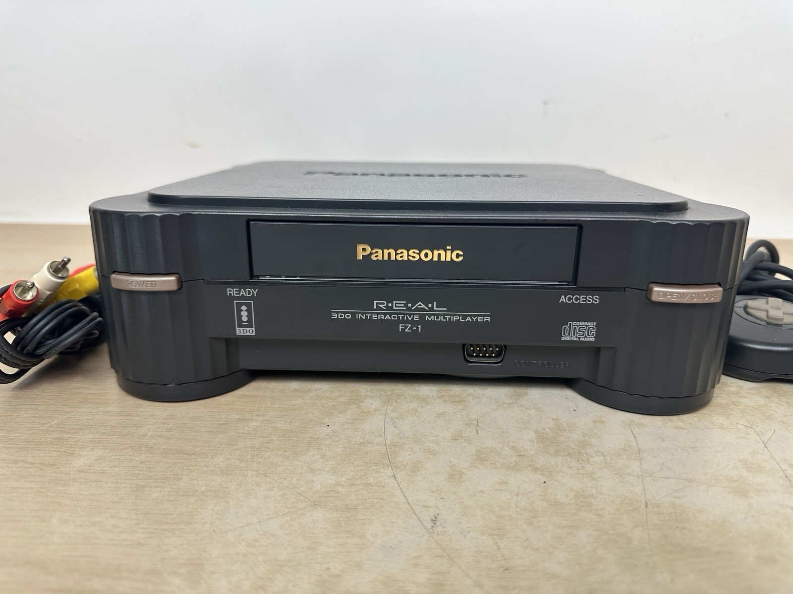 Panasonic 3DO FZ-1 USAa Console w/OEM Controller & 2 Games – Very Clean – WORKS!