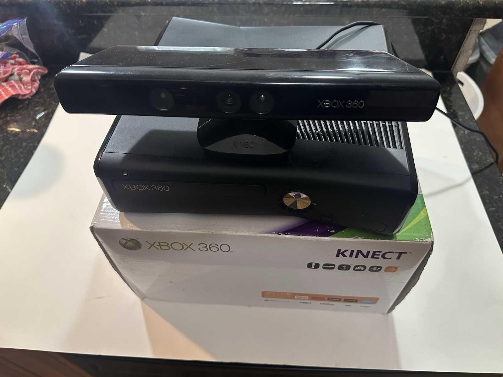 Microsoft Xbox 360 S Console Kinect With Box Non Tested