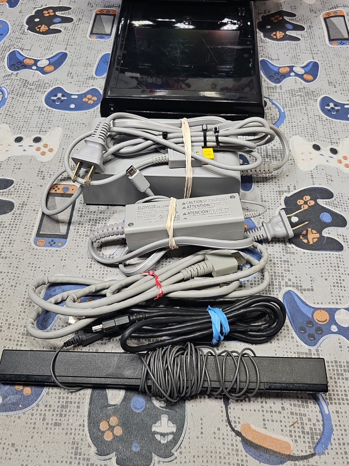 Nintendo Wii U 32GB Deluxe Black WUP-101(02) W/2 Games CLEANED & TESTED