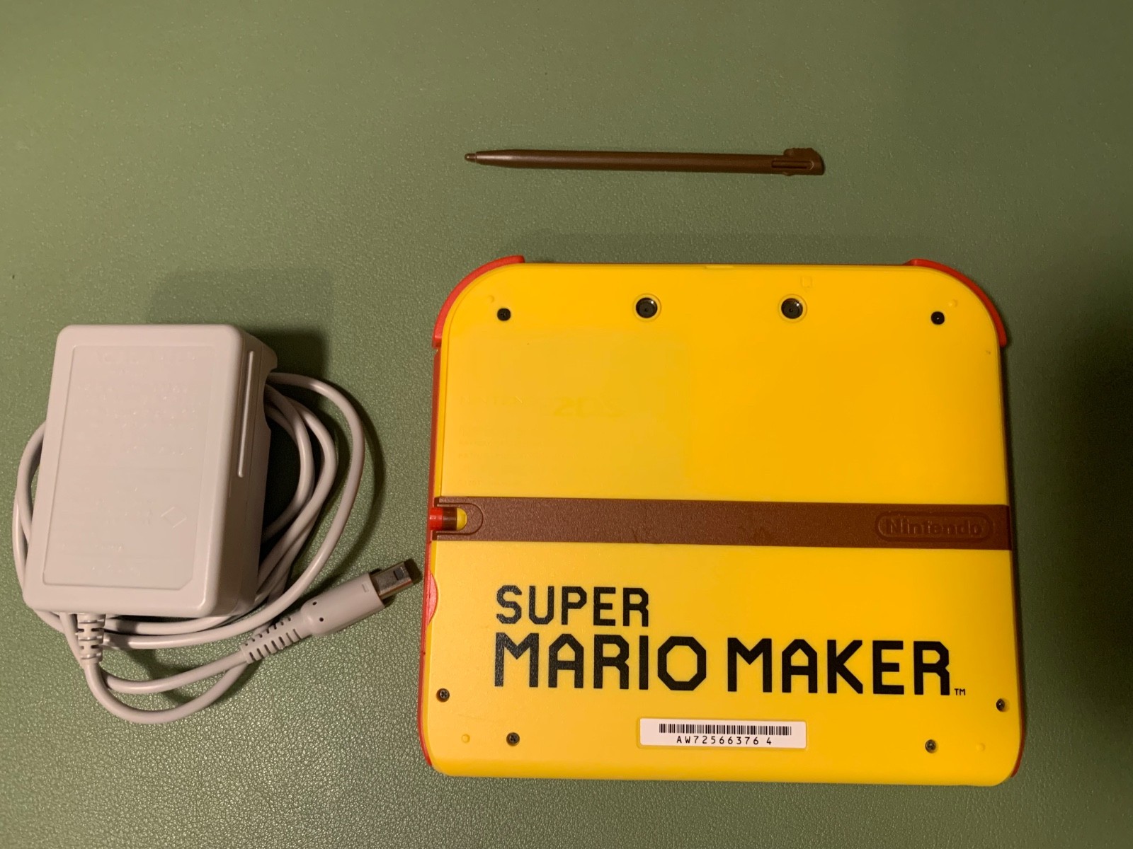 Nintendo 2DS Super Mario Maker System Yellow and Red W/ Charger
