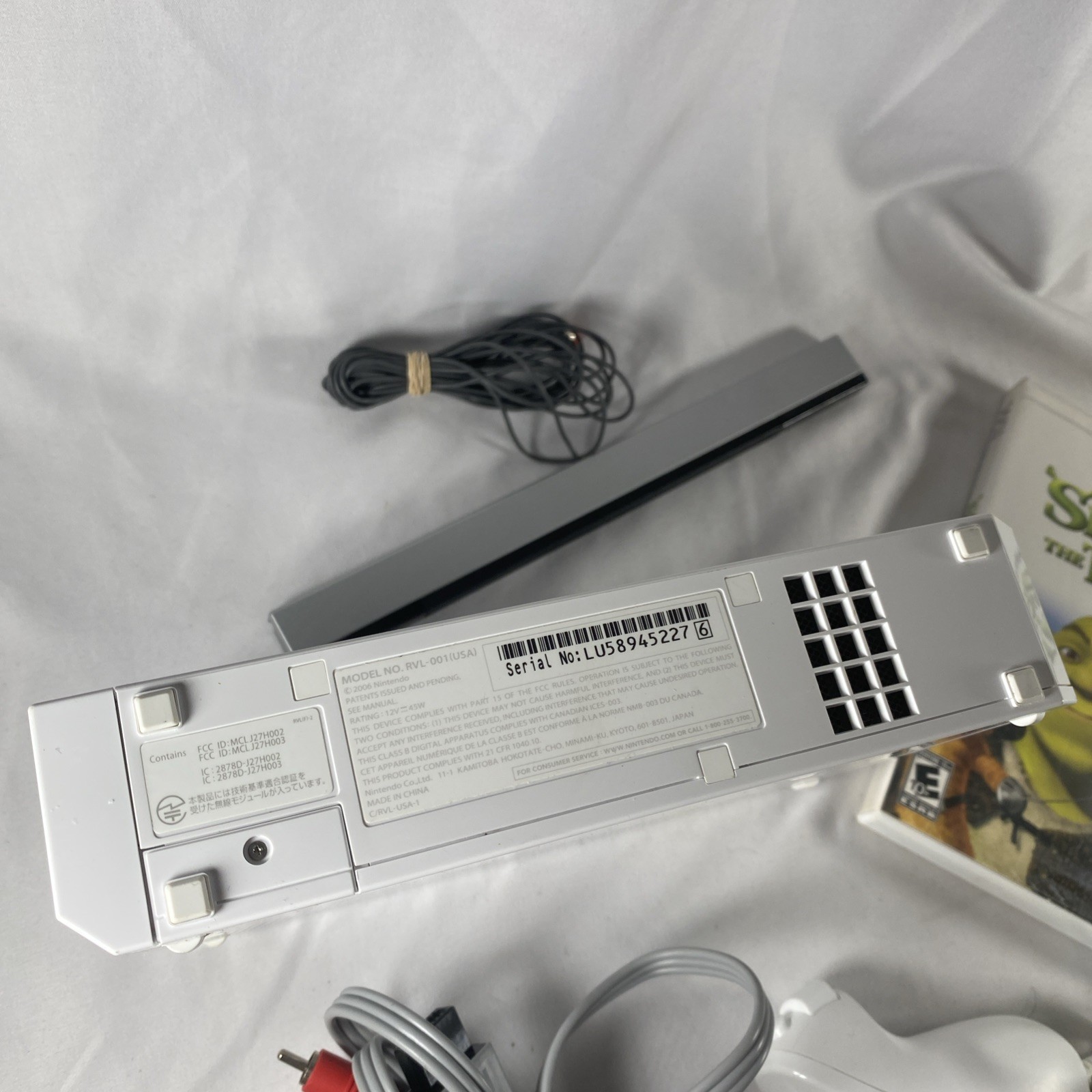 Nintendo Wii RVL-001 Console – White – Tested – GameCube Compatible w/ 3 Games