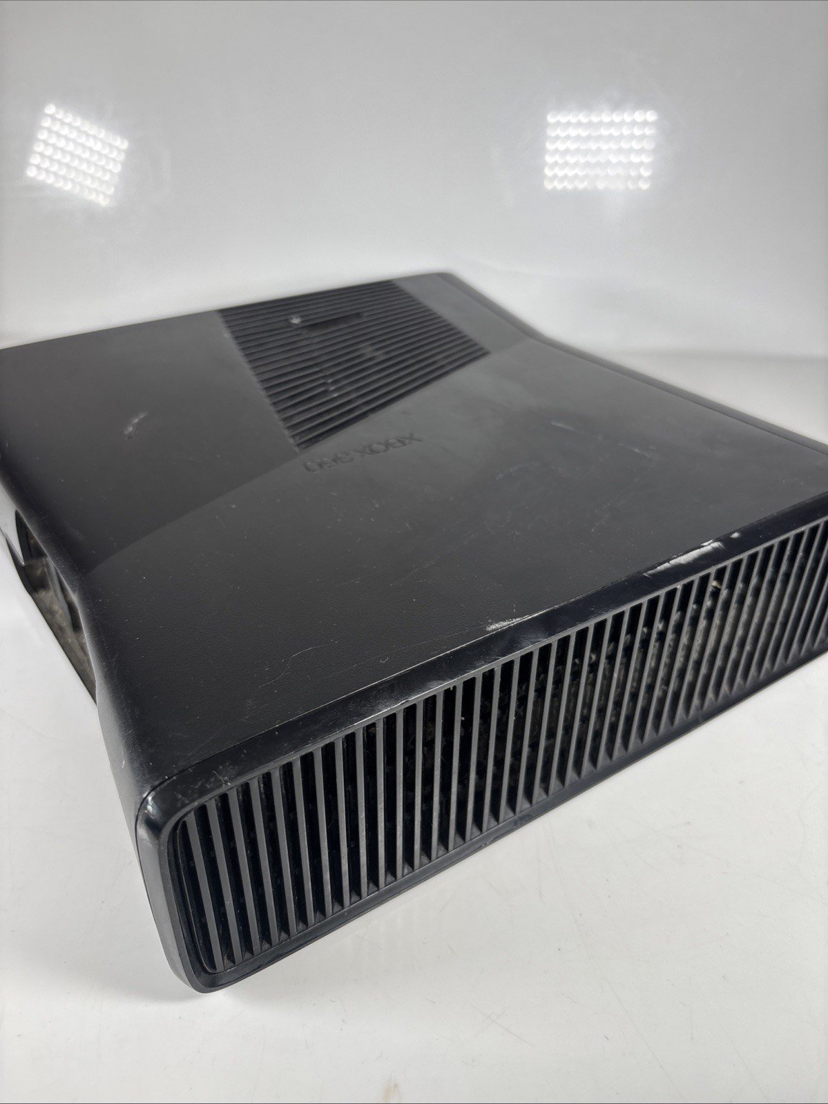 XBOX 360 SLIM Console 60GB 1 Controller – STANDARD PLAYERS CONDITION GRADE C