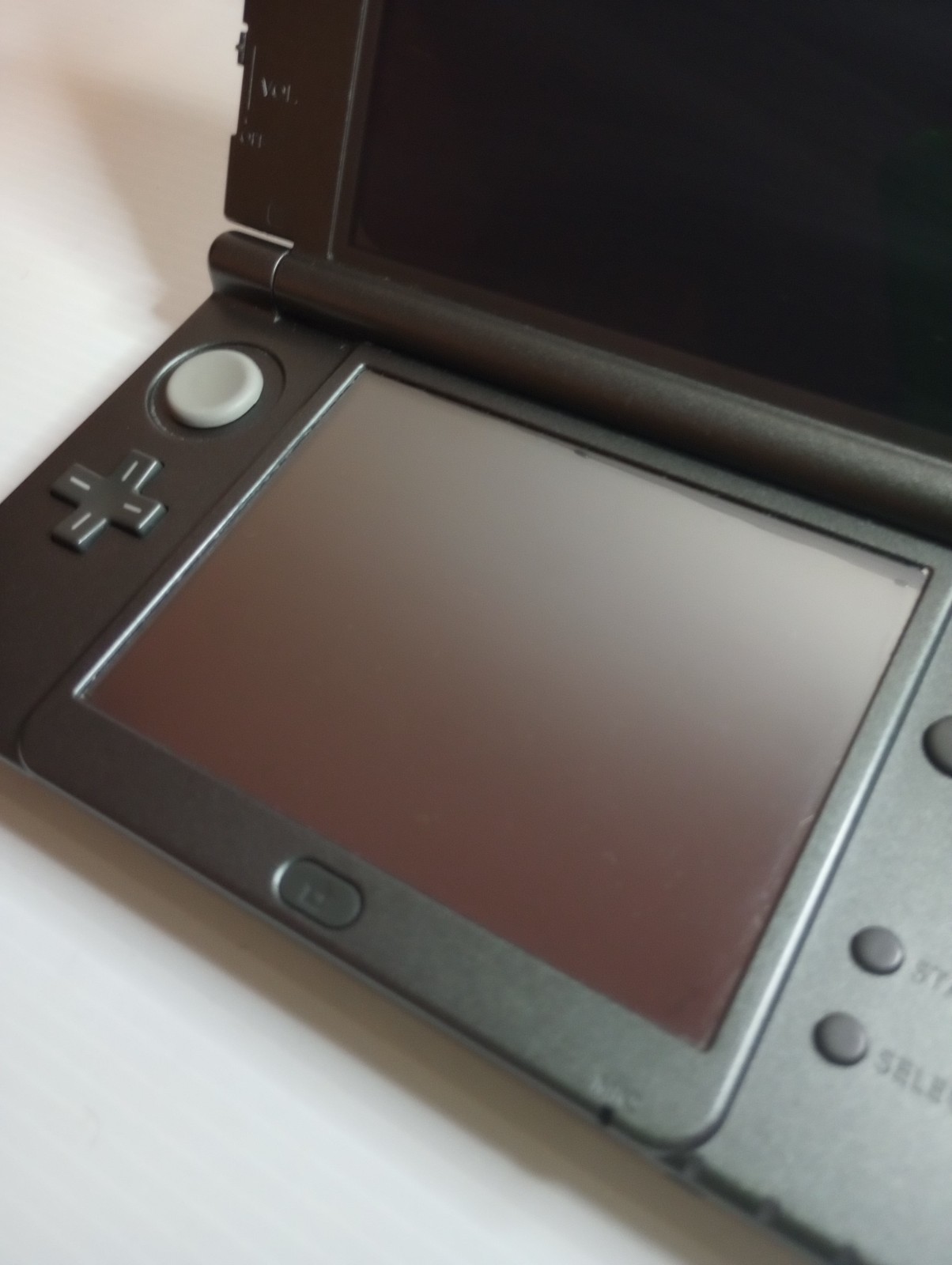 Nintendo New 3DS XL Handheld Gaming System Black Gray Good Shape w/ Charger