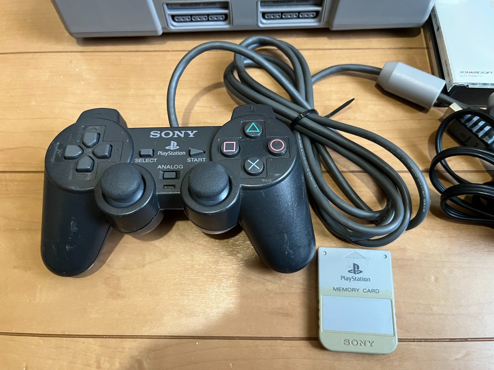 Sony PlayStation 1 PS1 Console SCPH-7000 with 4 Games Japanese