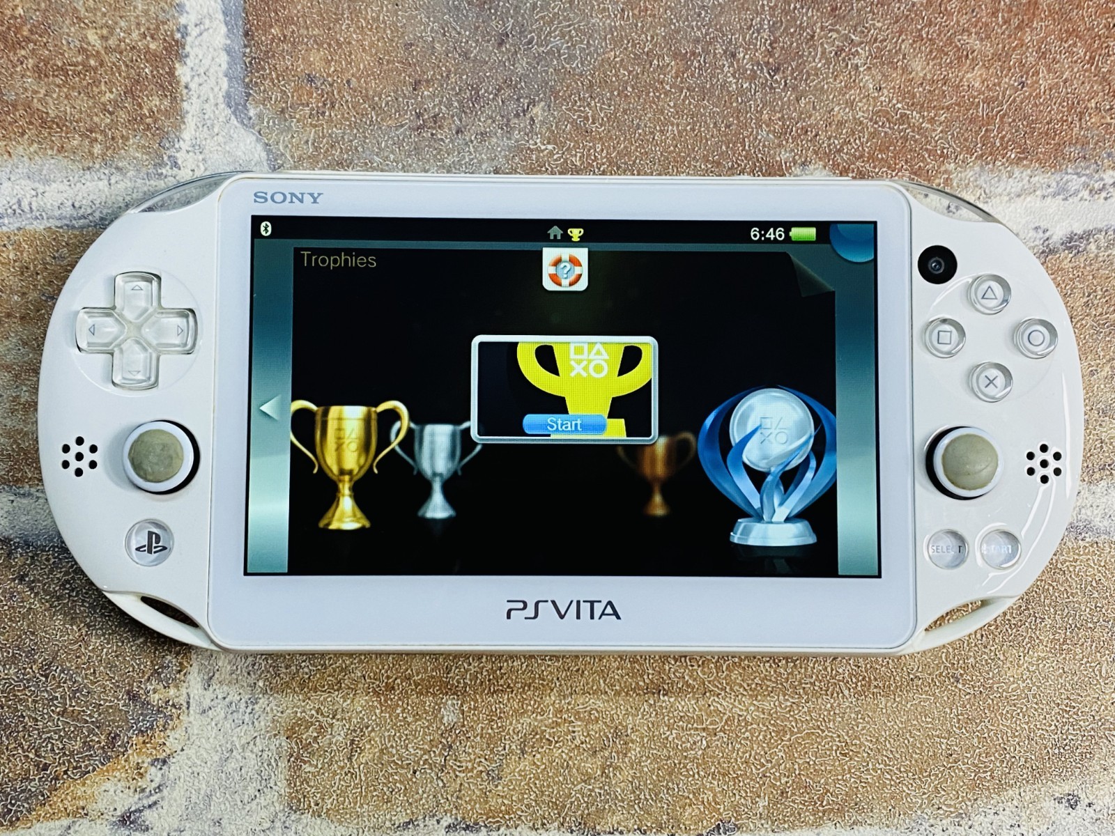 PS Vita PCH-2000 White ZA12 SONY PlayStation Japan Charger 16GB Pouch Tested DDP