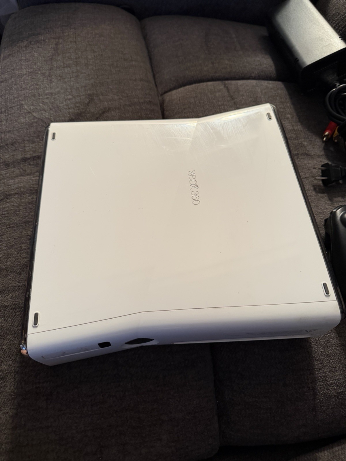 Microsoft Xbox 360 S 1439 500GB Console White W/ Games