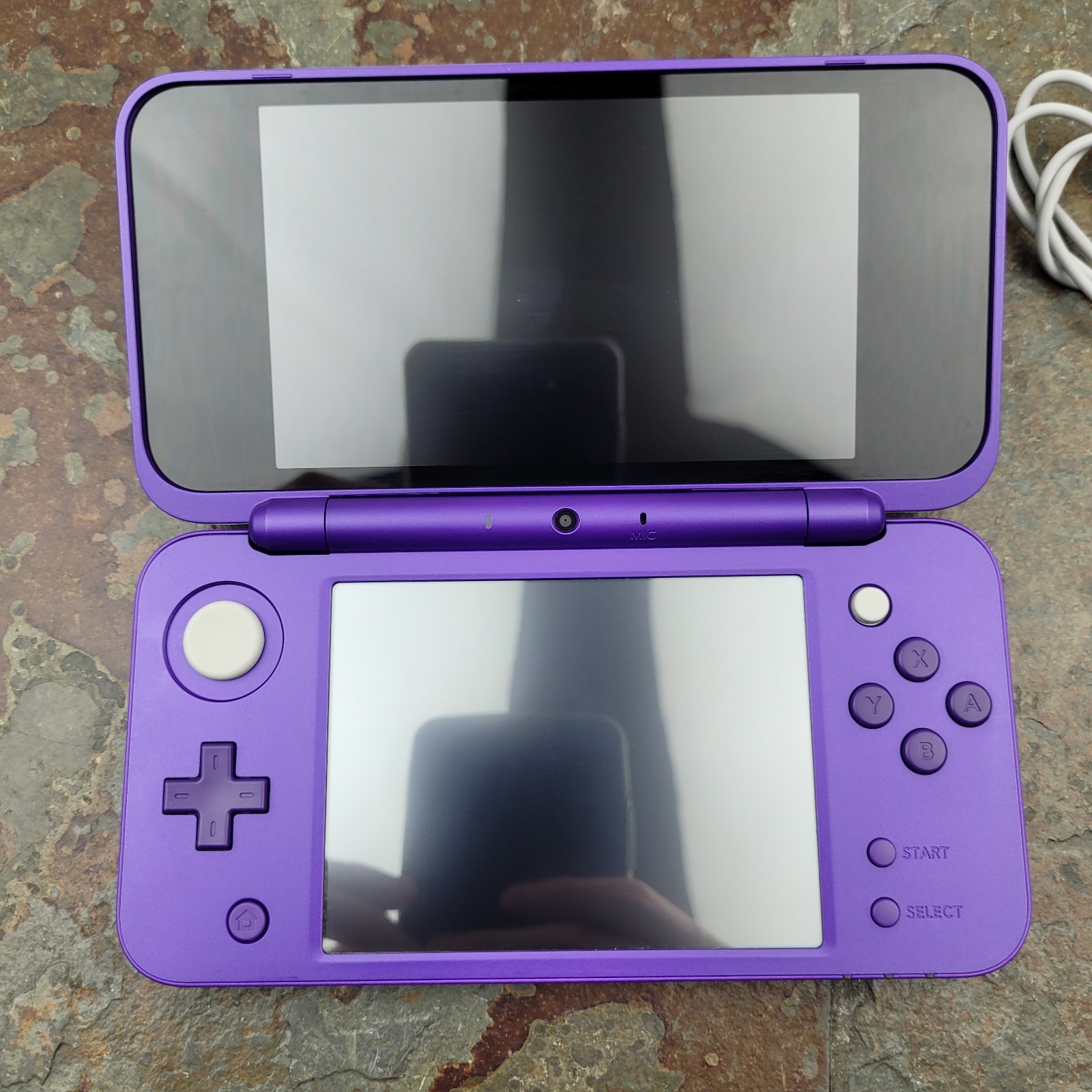 Nintendo 2DS XL Purple Handheld Console Nintendo 4GB Touchscreen JAN-001