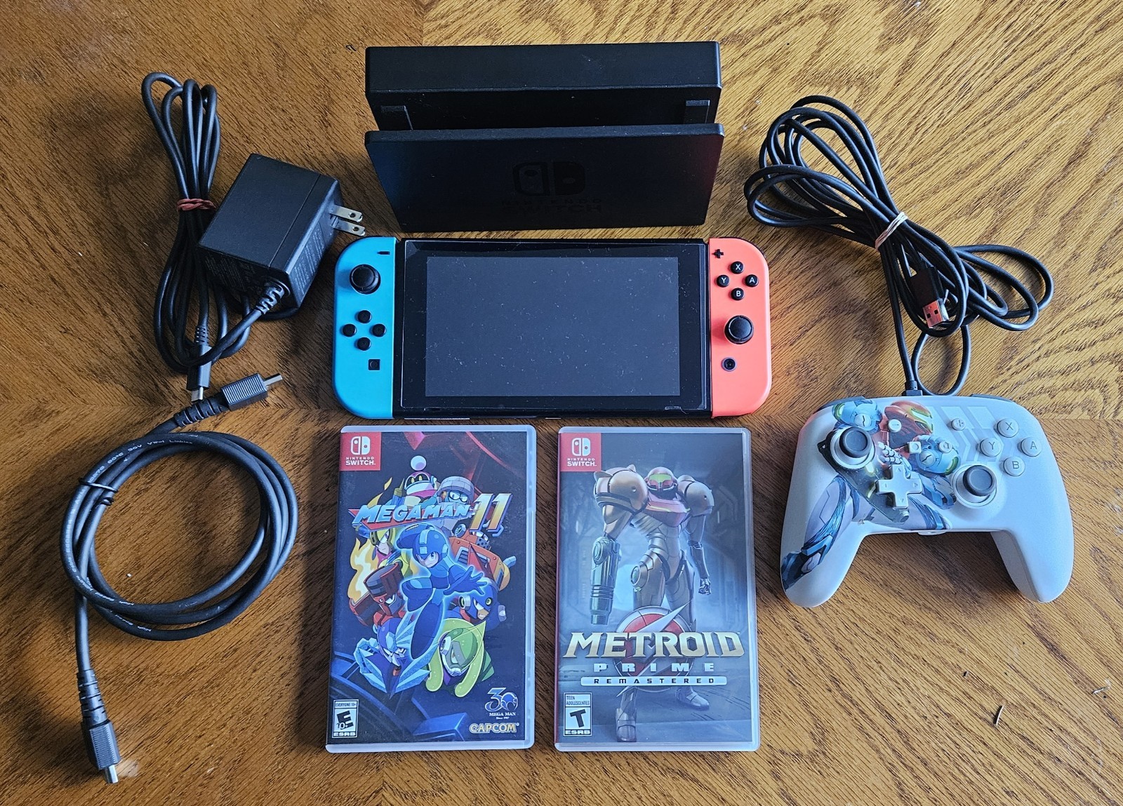 Nintendo Switch 32GB Console + 512 GB SD CARD, Docking Station, Metroid Prime