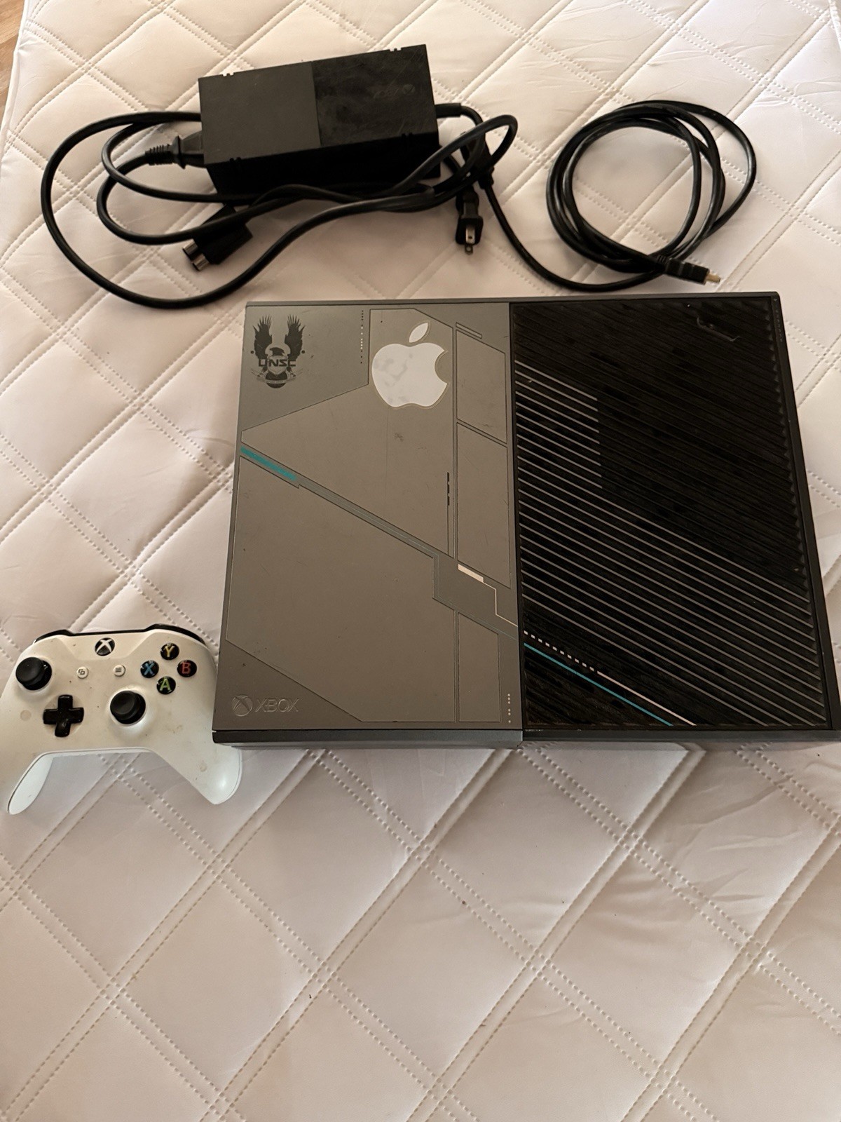 Microsoft Xbox One Halo 5 Guardians Limited Edition 1TB Console w/ Controller