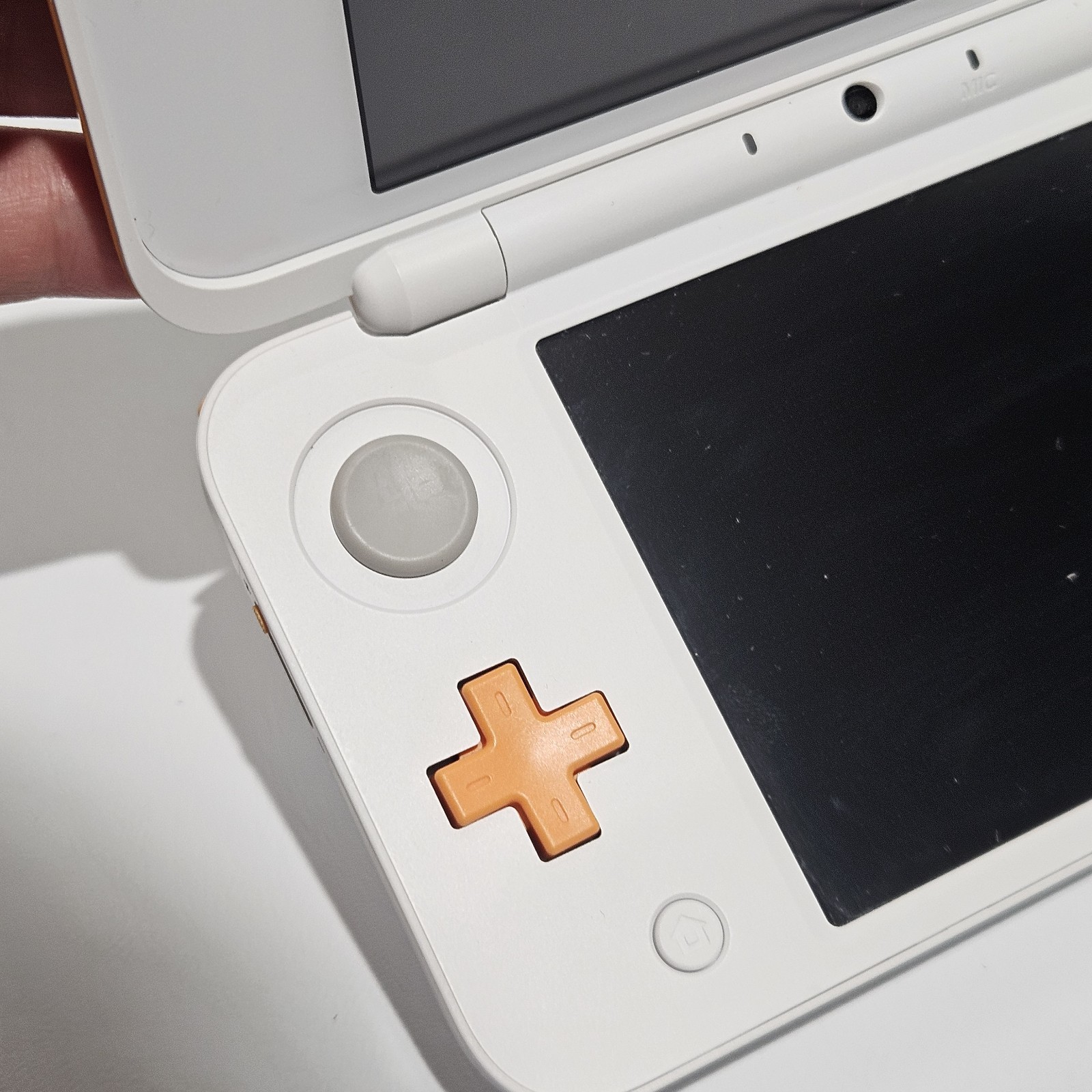 Nintendo 2DS XL Console System White/Orange Clean Tested With Charger