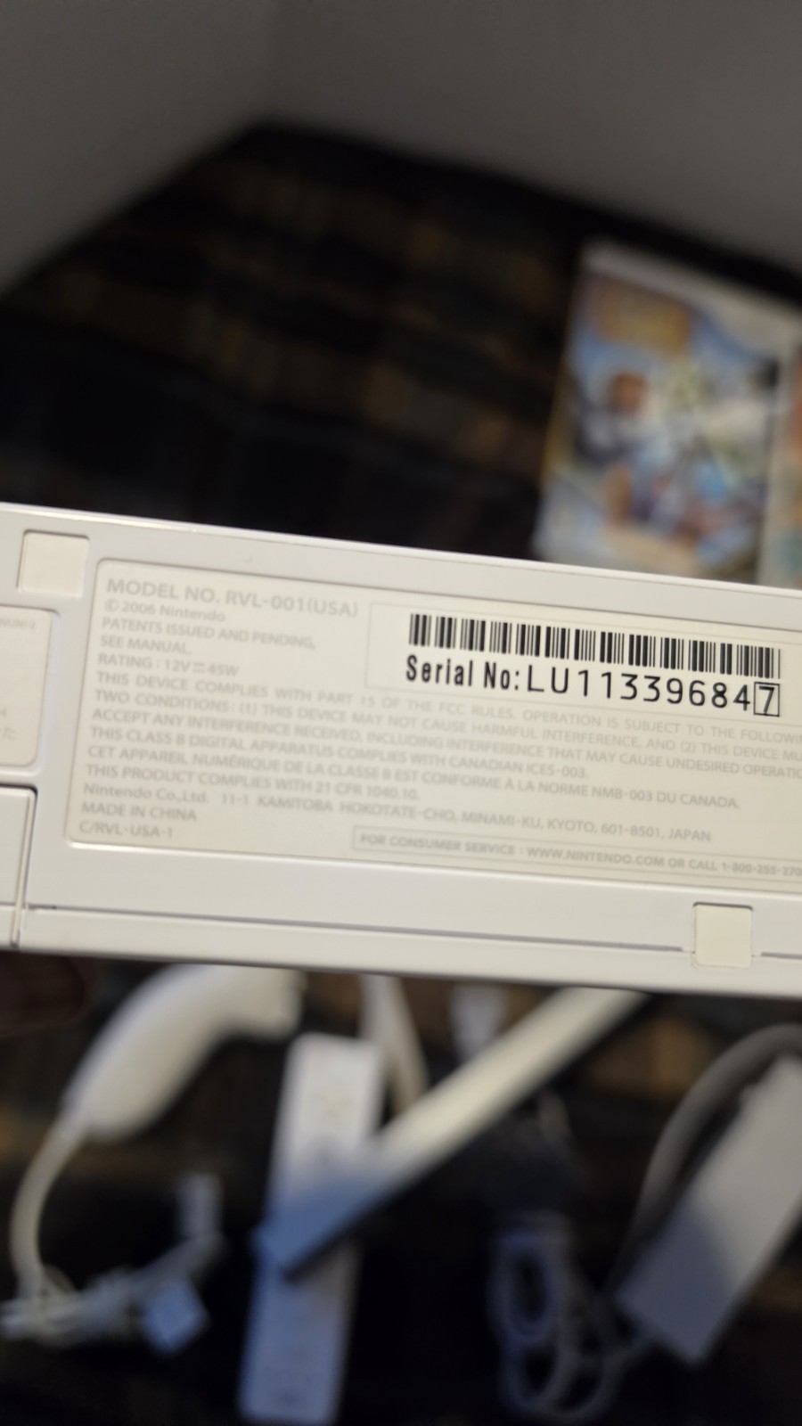 Nintendo Wii RVL-001 512 MB Home Console – White Bundle with 4 Games