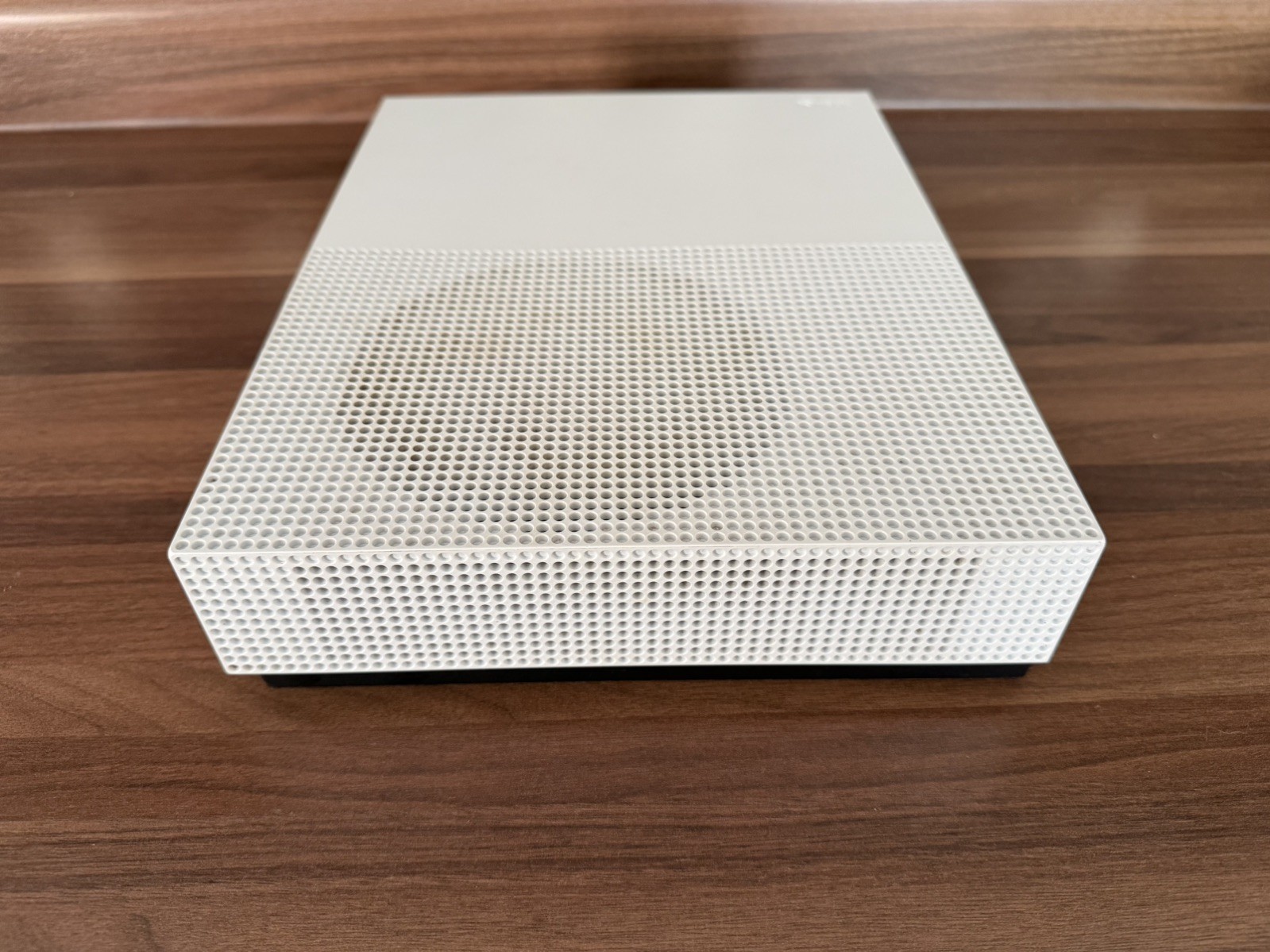 XBOX ONE S 500GB WHITE BUNDLE + 4 GAMES, 1 CONTROLLER & CORDS : TESTED & WORKING
