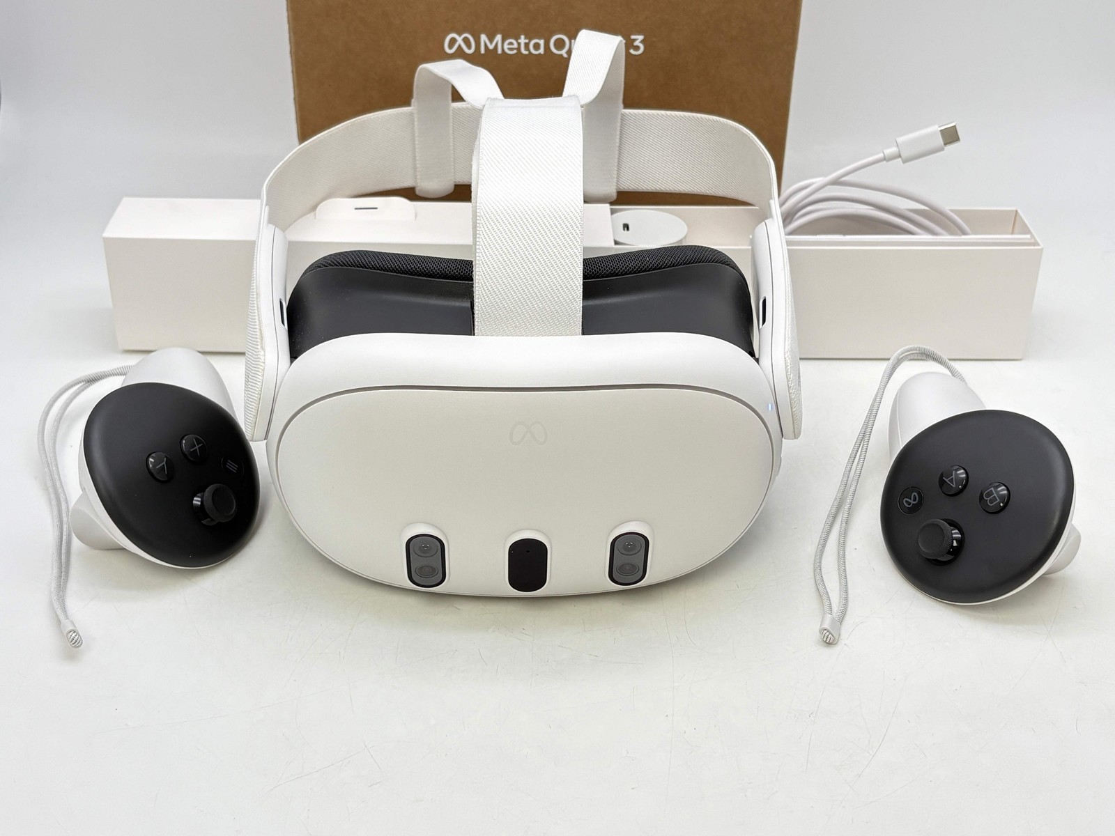 Meta Quest 3 512GB Standalone All-in-One VR Headset White Used