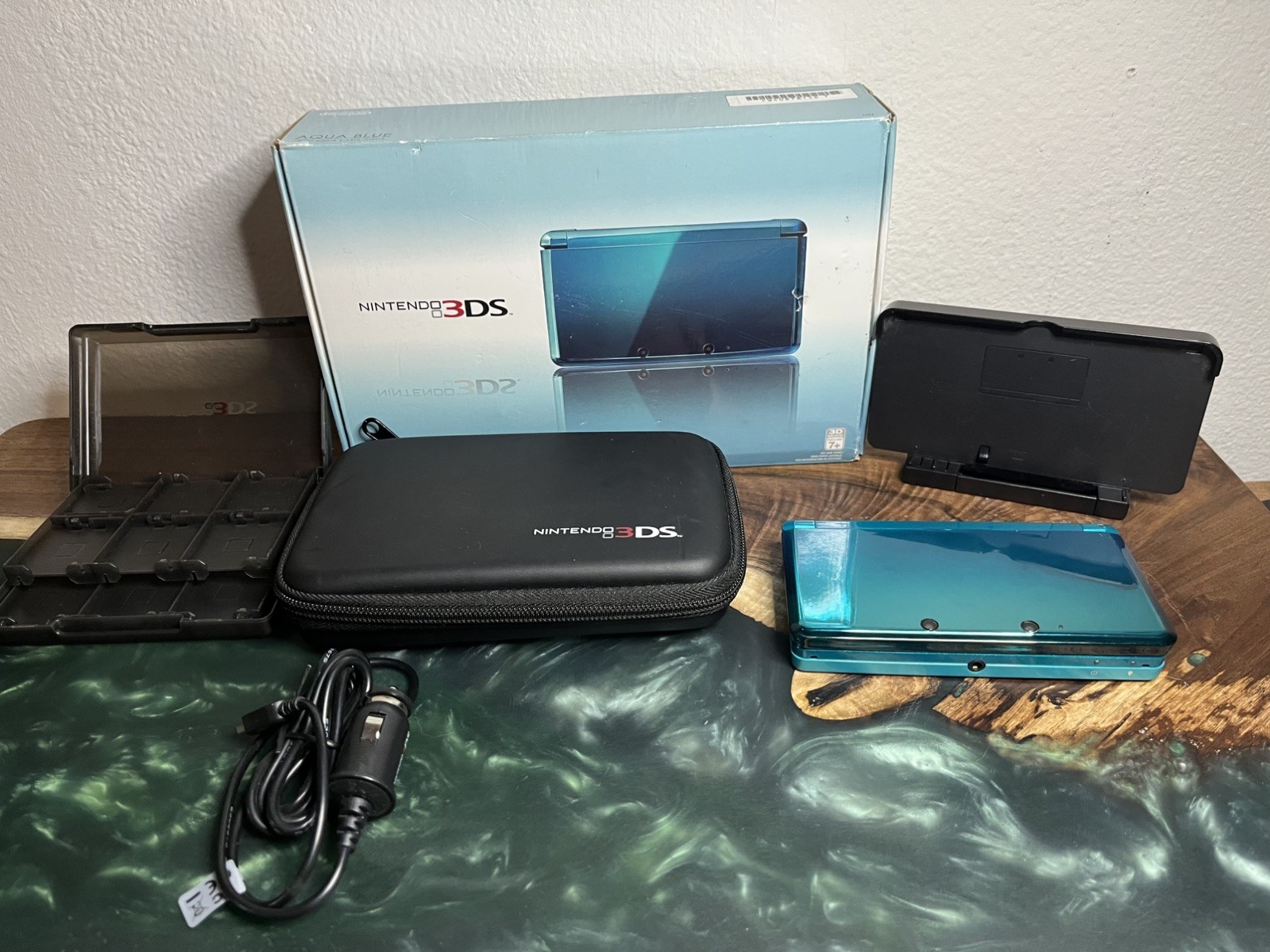 Nintendo 3DS 2GB OG box, Tested and fully functional.