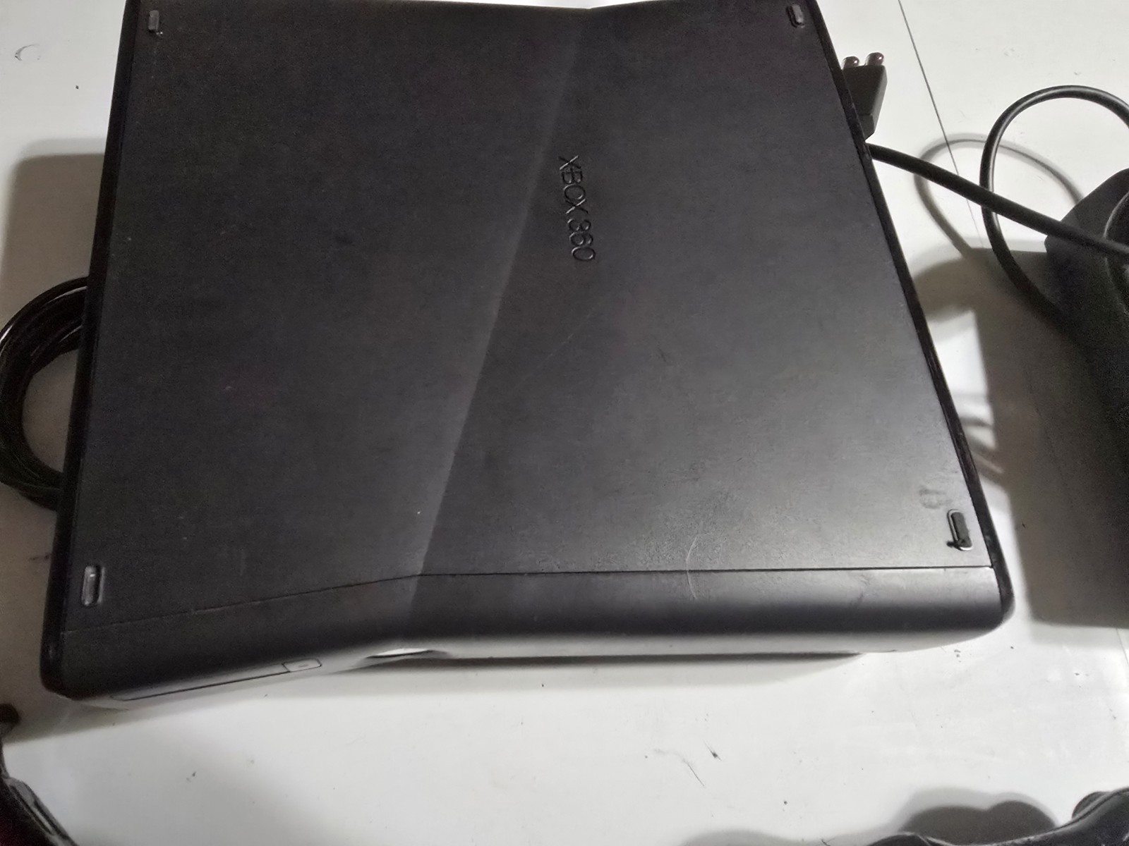 MICROSOFT XBOX 360 SLIM – CONSOLE W Cables/ 2 Contr. 320GB HDD TESTED WORKING