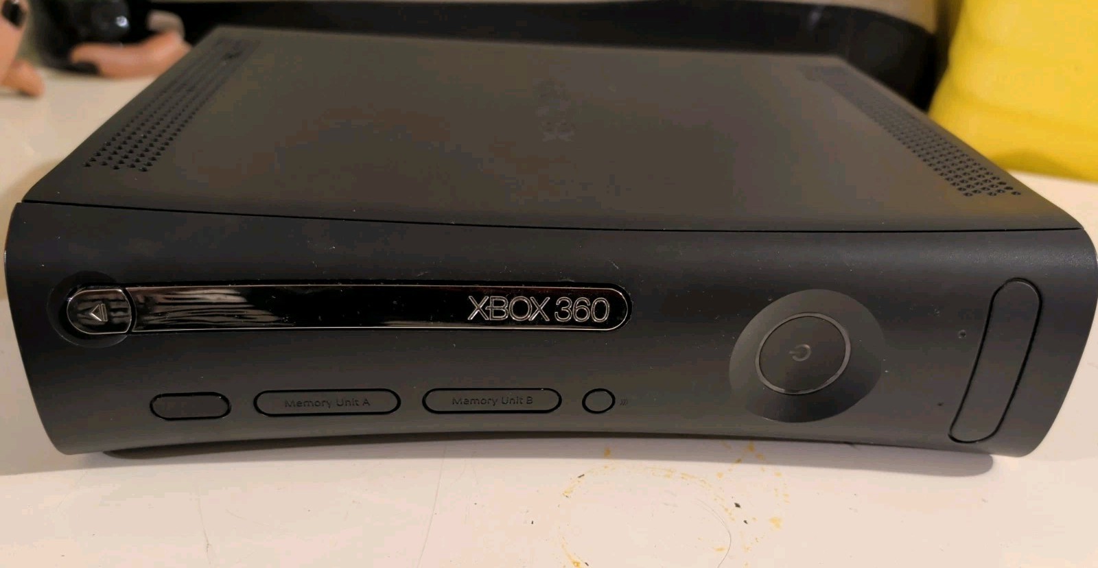 Microsoft Xbox 360 Elite 60GB Console – Black – includes power and HDMI cord
