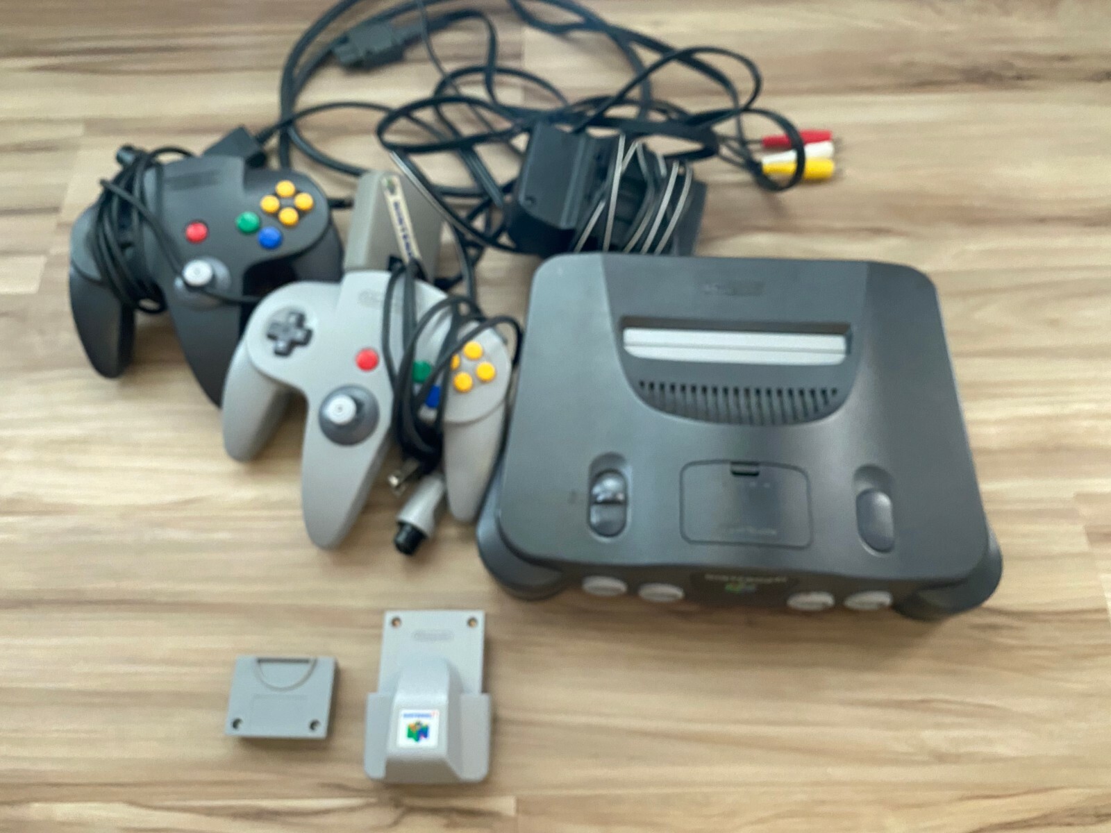 Nintendo 64 + Rumble Pak + Expansion Pak + Memory Card + 2 Controllers
