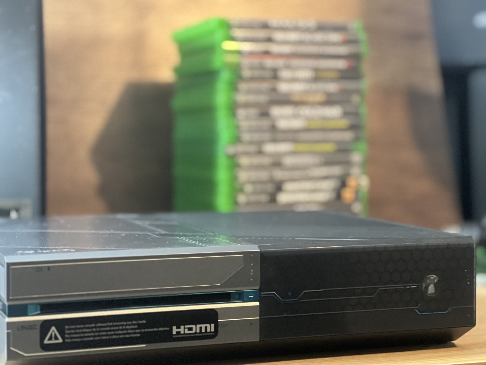 Microsoft Xbox One Halo 5: Guardians Limited Edition 1TB W/Games No CONTROLLER