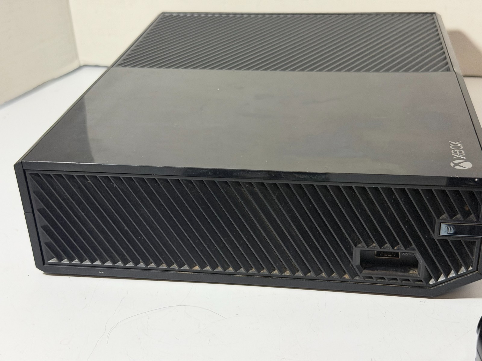 Microsoft Xbox One 500GB Console -Black 1540 Bundle with Controller, Cords, Game