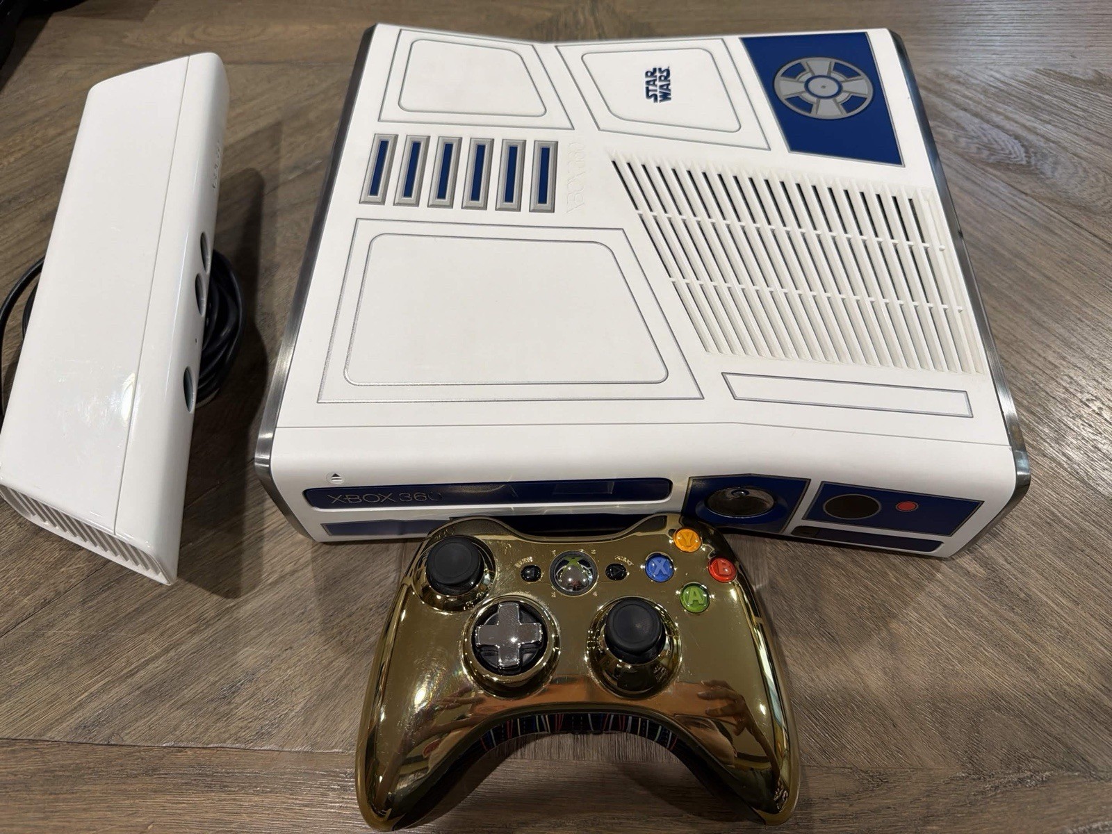 Microsoft Xbox 360 320GB Kinect Star Wars Limited Edition C-3PO CONTROLLER