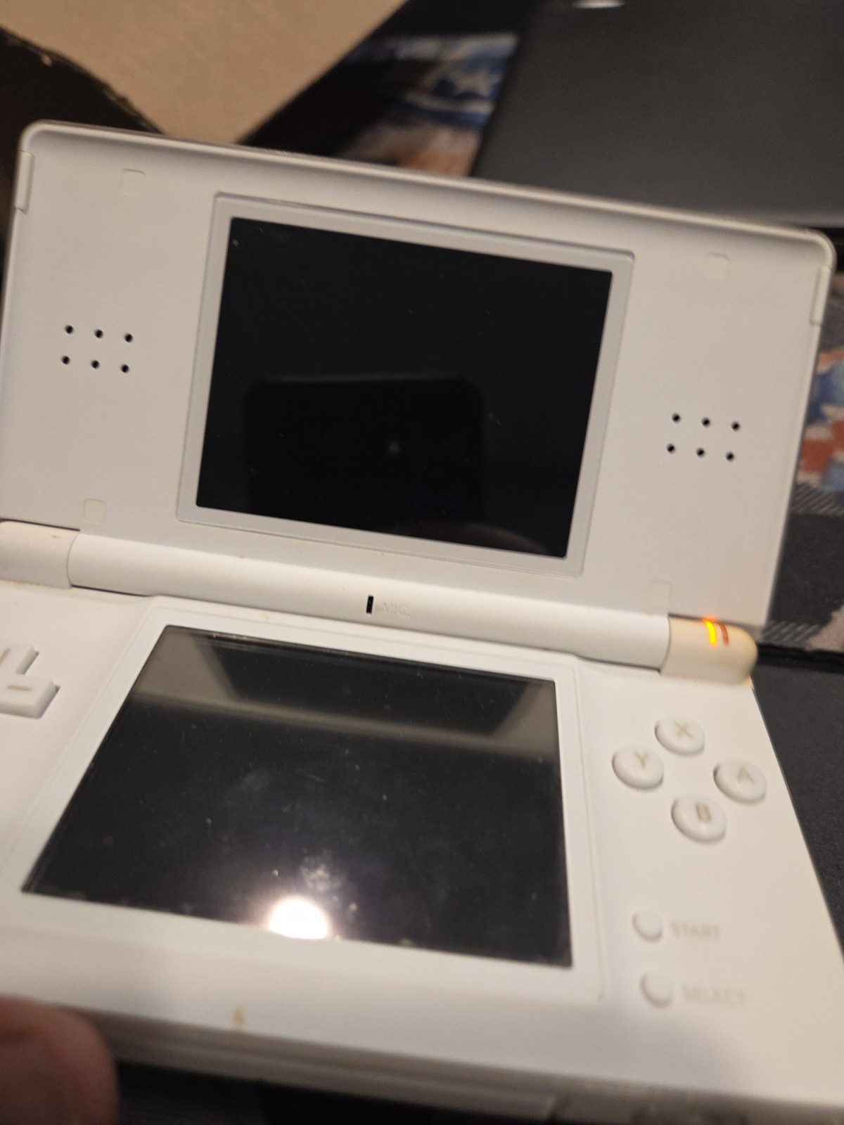 Nintendo DS Lite USG-001 JPN White Handheld Console Stylus & Cable EUC