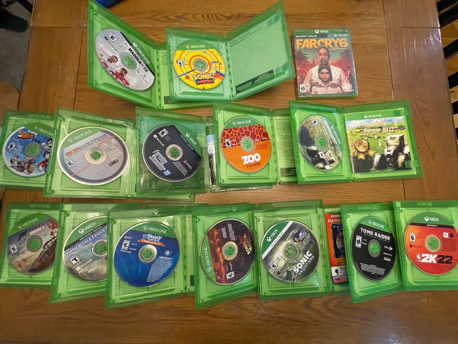 Xbox Series X Console Mega Bundle – 15 Games, 3 Controllers – See Description