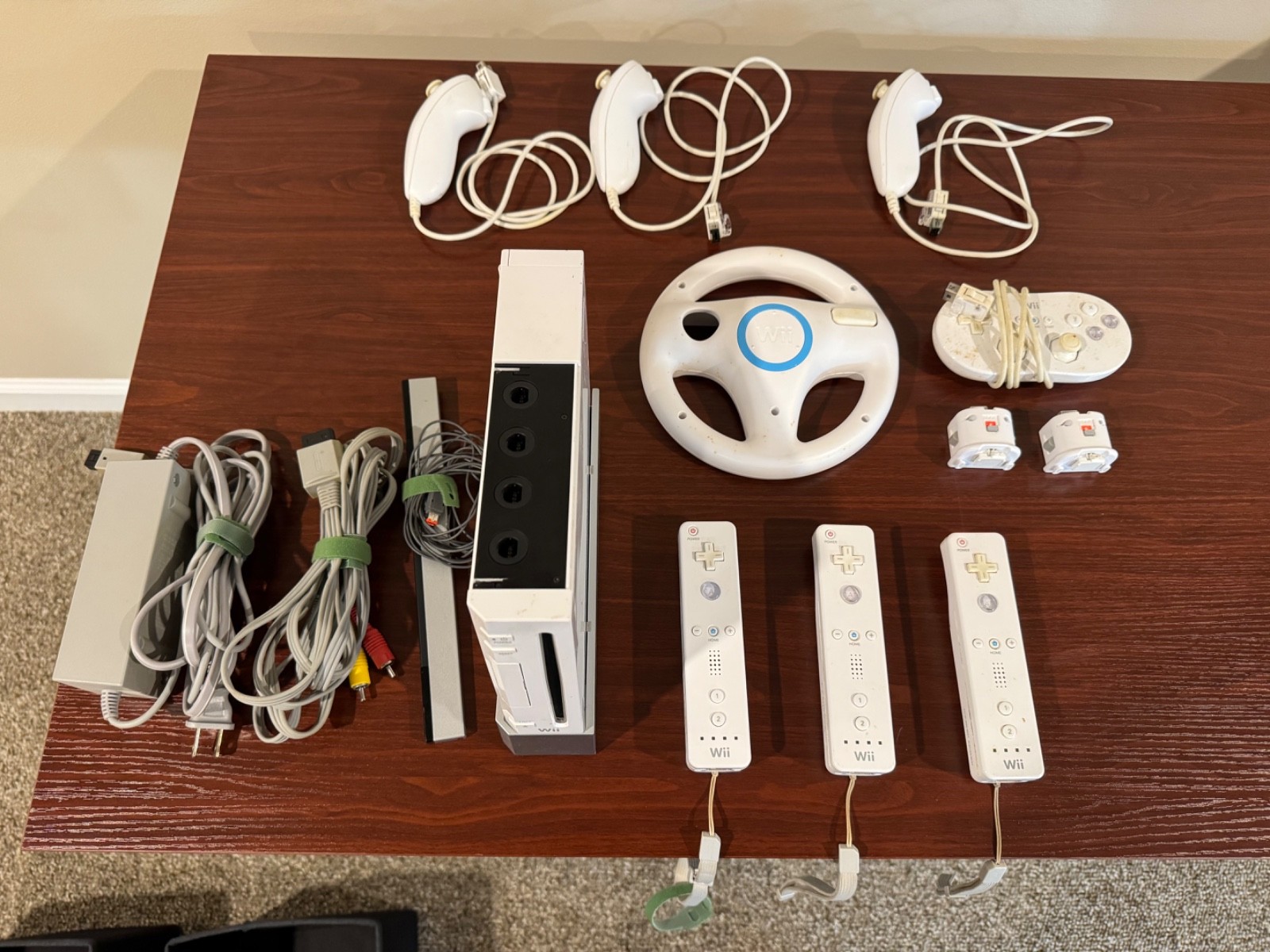 Nintendo Wii Console w/all hookups, 3 Remotes + Nunchucks & more Tested